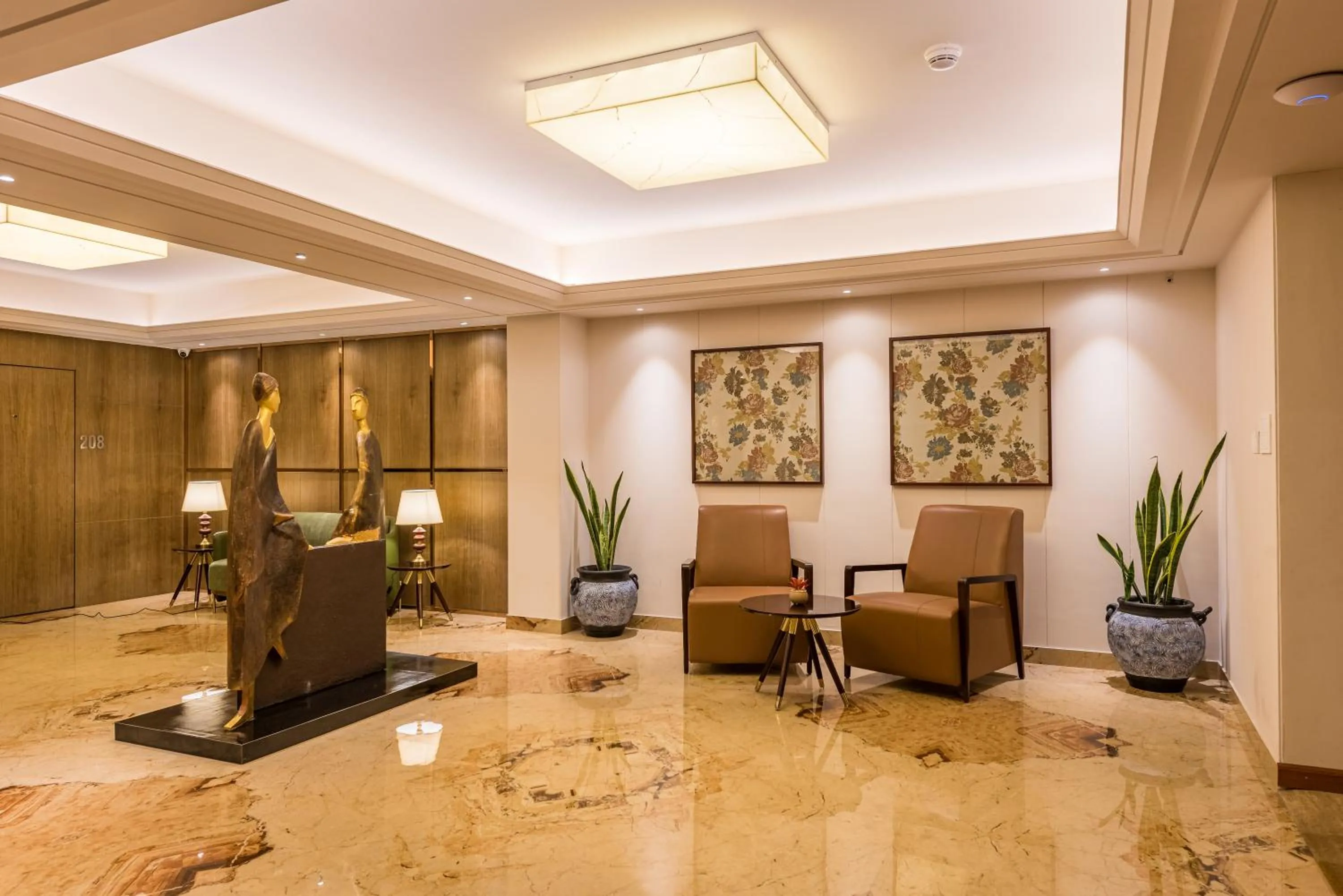 Seating area in Udaan Himalayan Suites and Spa