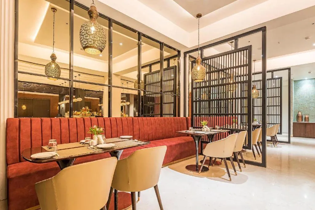 Restaurant/places to eat in Udaan Himalayan Suites and Spa