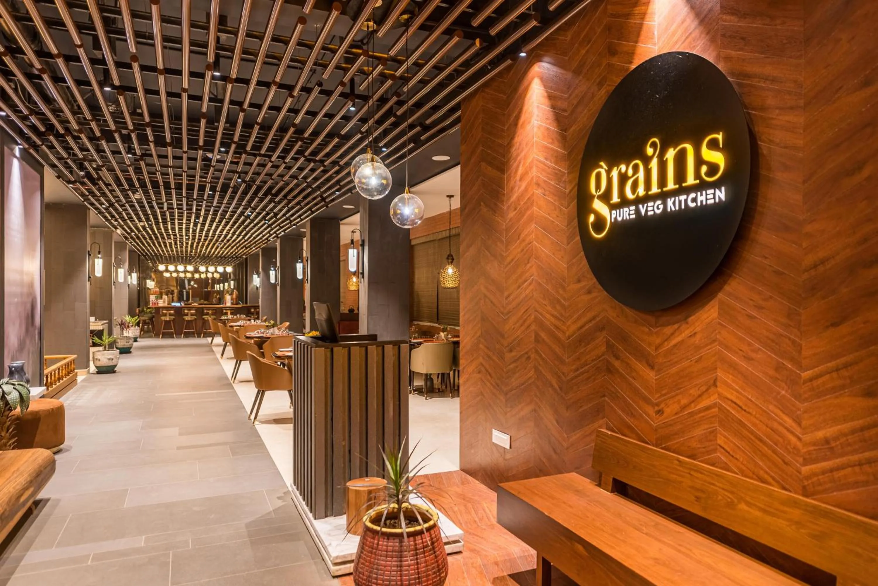 Restaurant/places to eat in Udaan Himalayan Suites and Spa