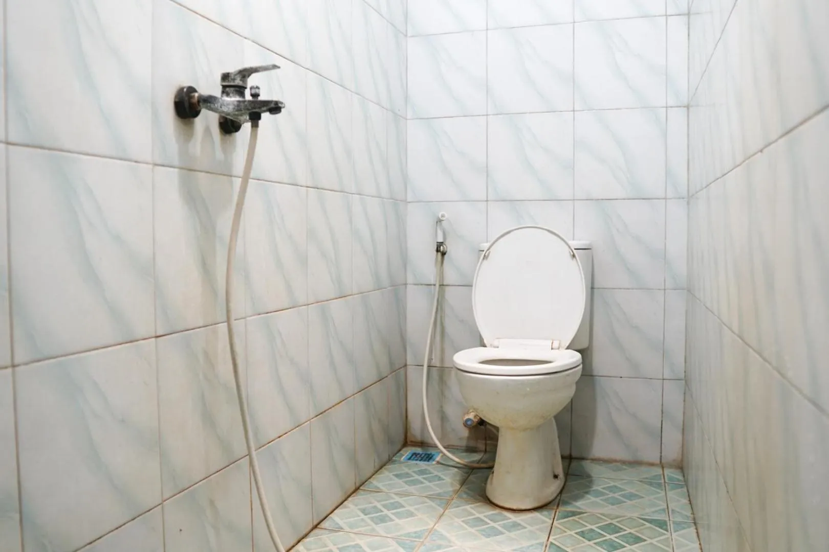 Bathroom in Cosmo Tanjung Duren Mitra RedDoorz