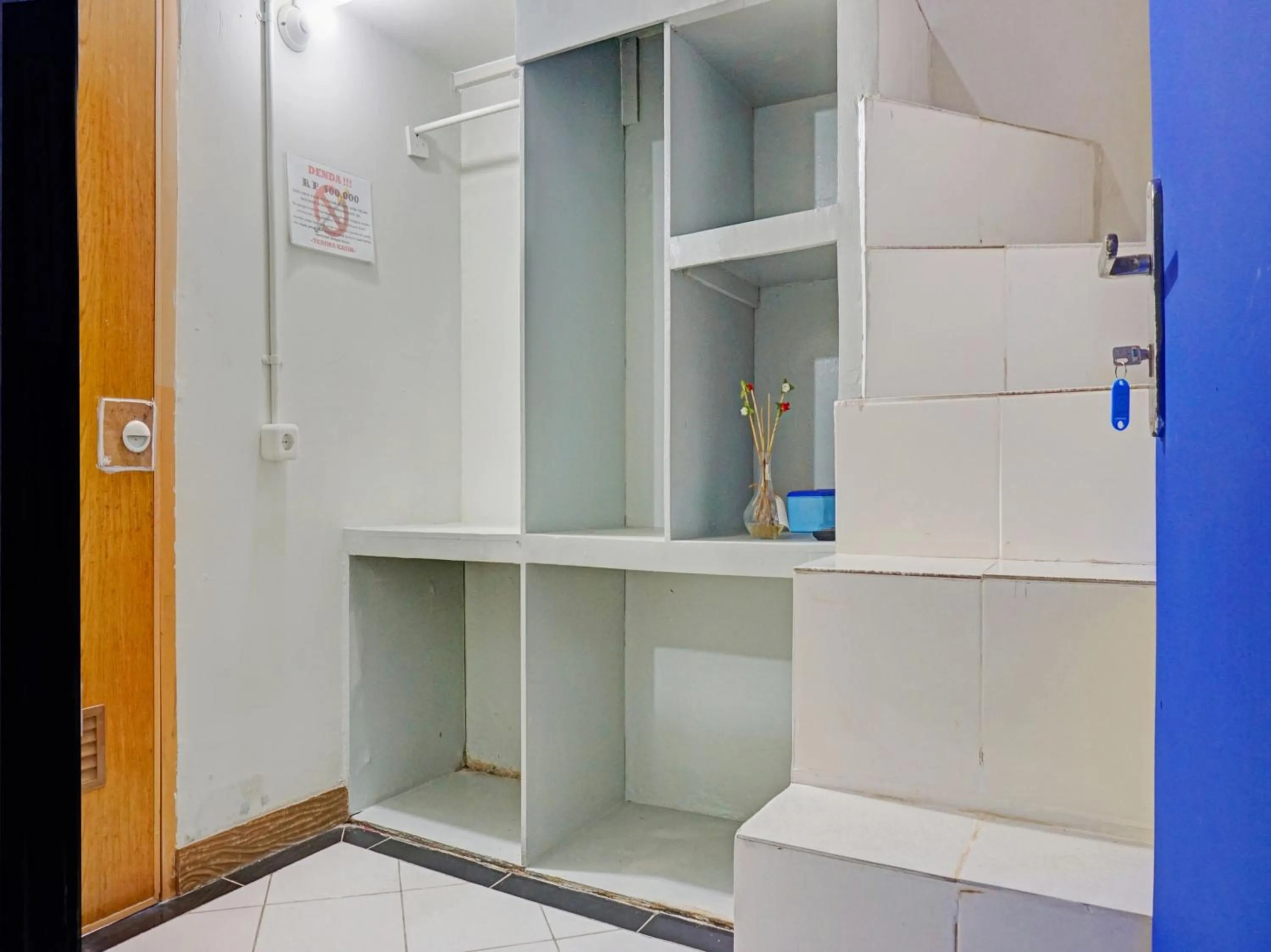 Bedroom in Cosmo Tanjung Duren Mitra RedDoorz