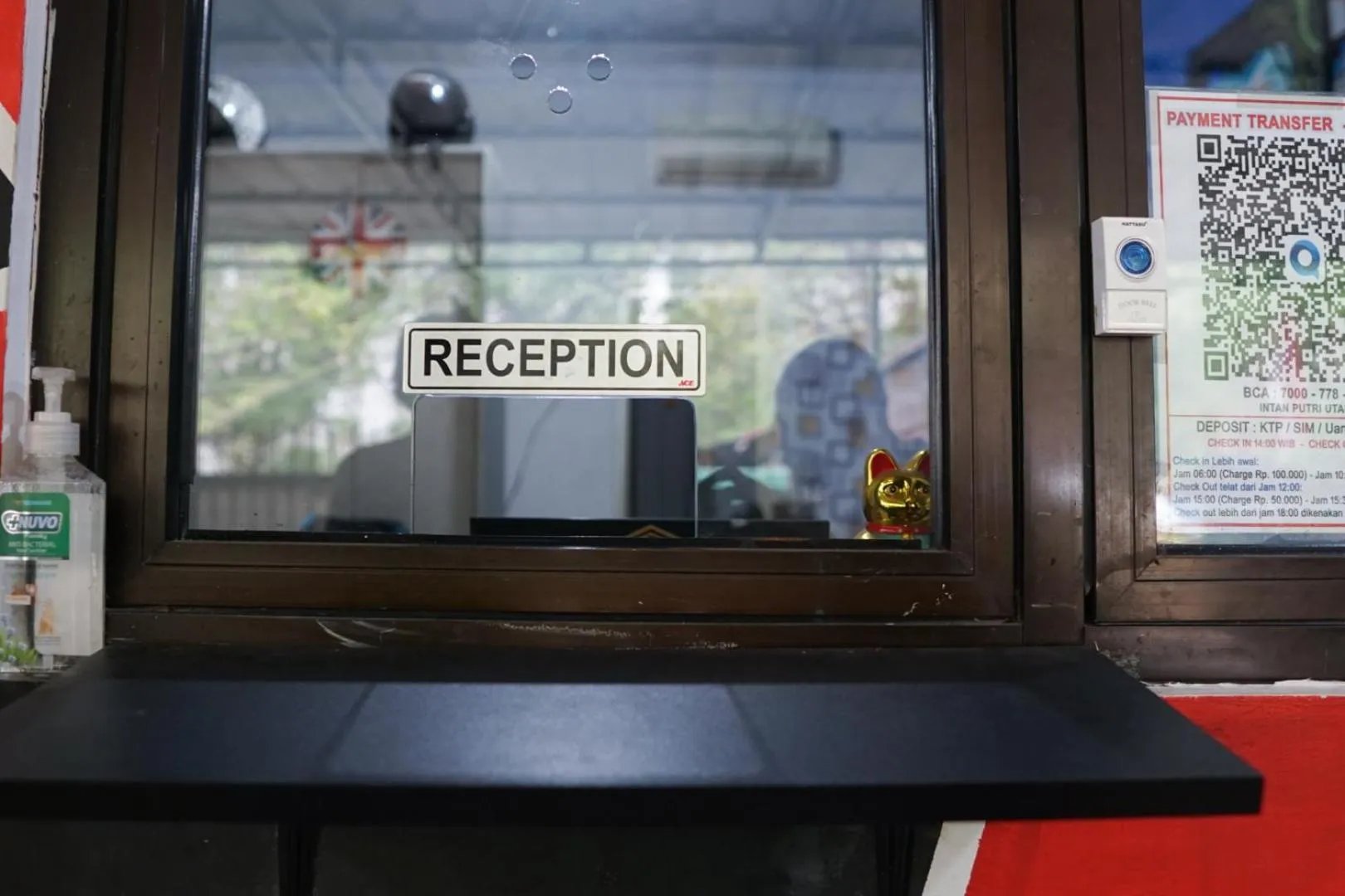 Lobby or reception in Cosmo Tanjung Duren Mitra RedDoorz