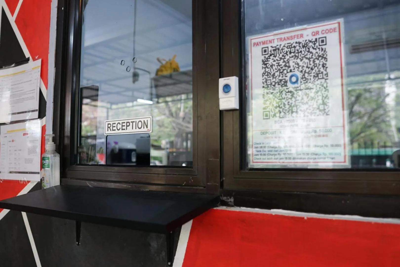 Lobby or reception in Cosmo Tanjung Duren Mitra RedDoorz