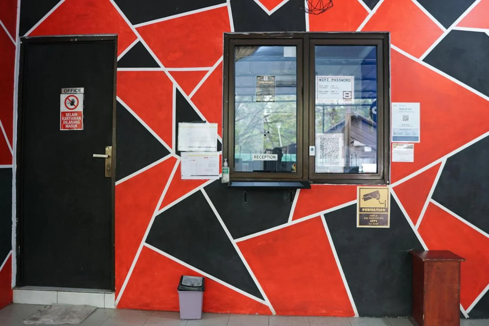 Lobby or reception in Cosmo Tanjung Duren Mitra RedDoorz