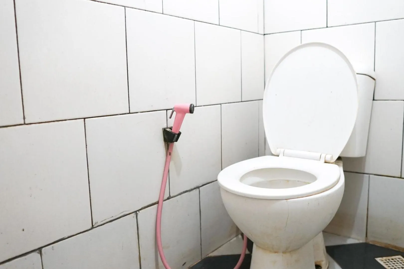 Bathroom in Cosmo Tanjung Duren Mitra RedDoorz