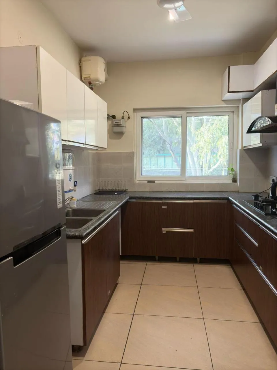 Kitchen or kitchenette in Golden Healing Journeys Homestay