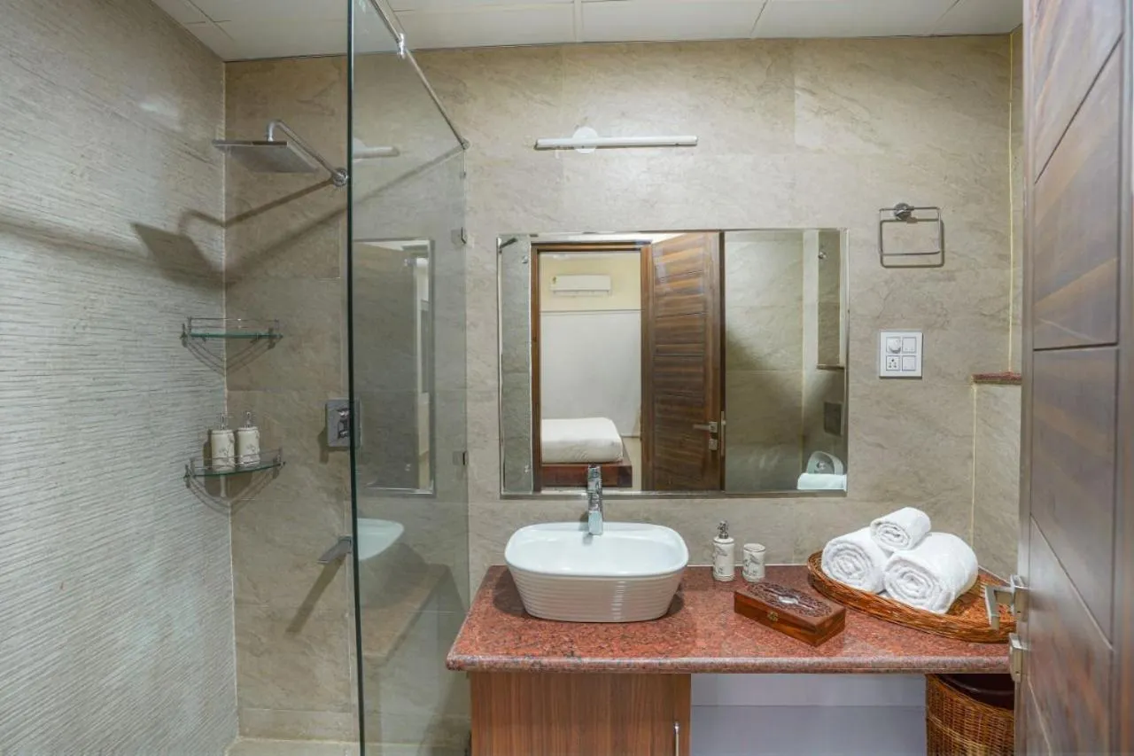 Shower in Golden Healing Journeys Homestay