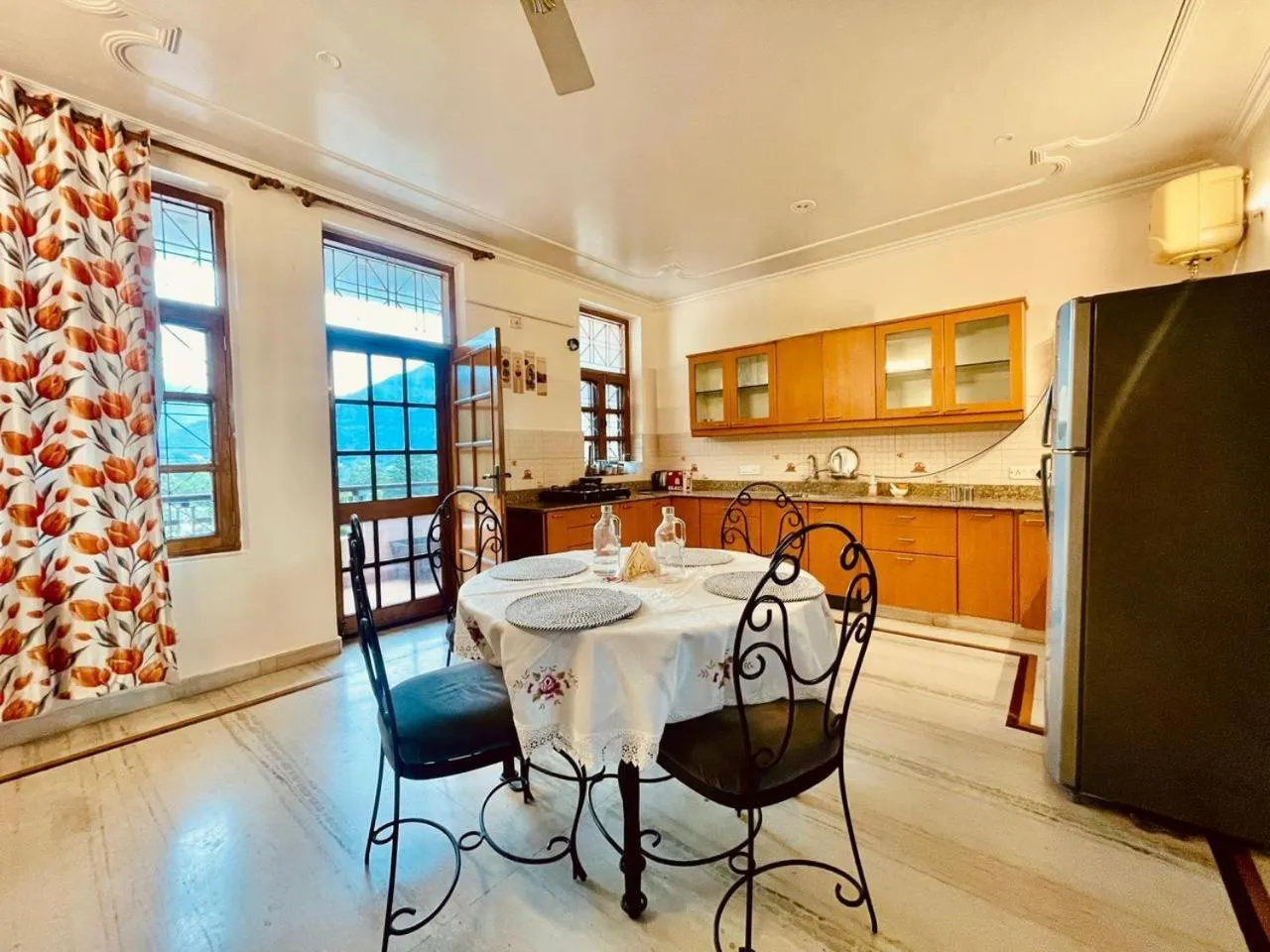 Kitchen or kitchenette in Golden Healing Journeys Homestay