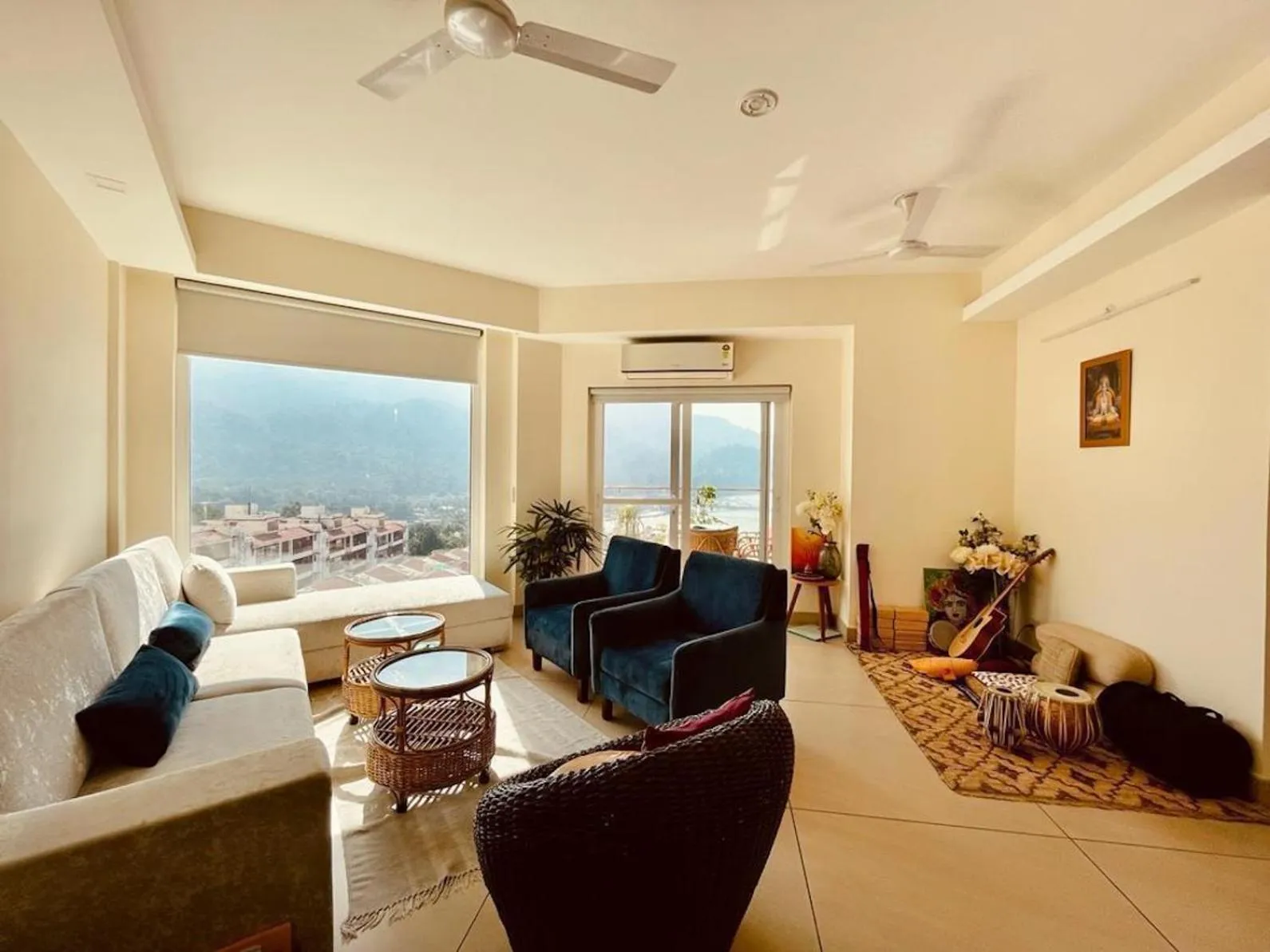 Living room in Golden Healing Journeys Homestay