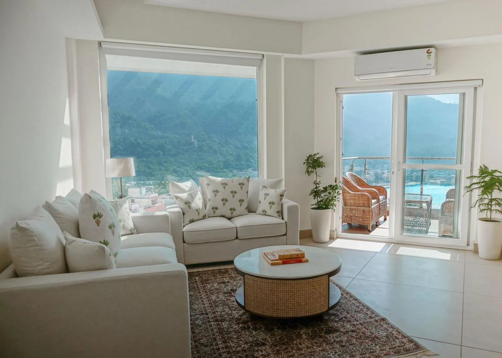 Living room in Golden Healing Journeys Homestay