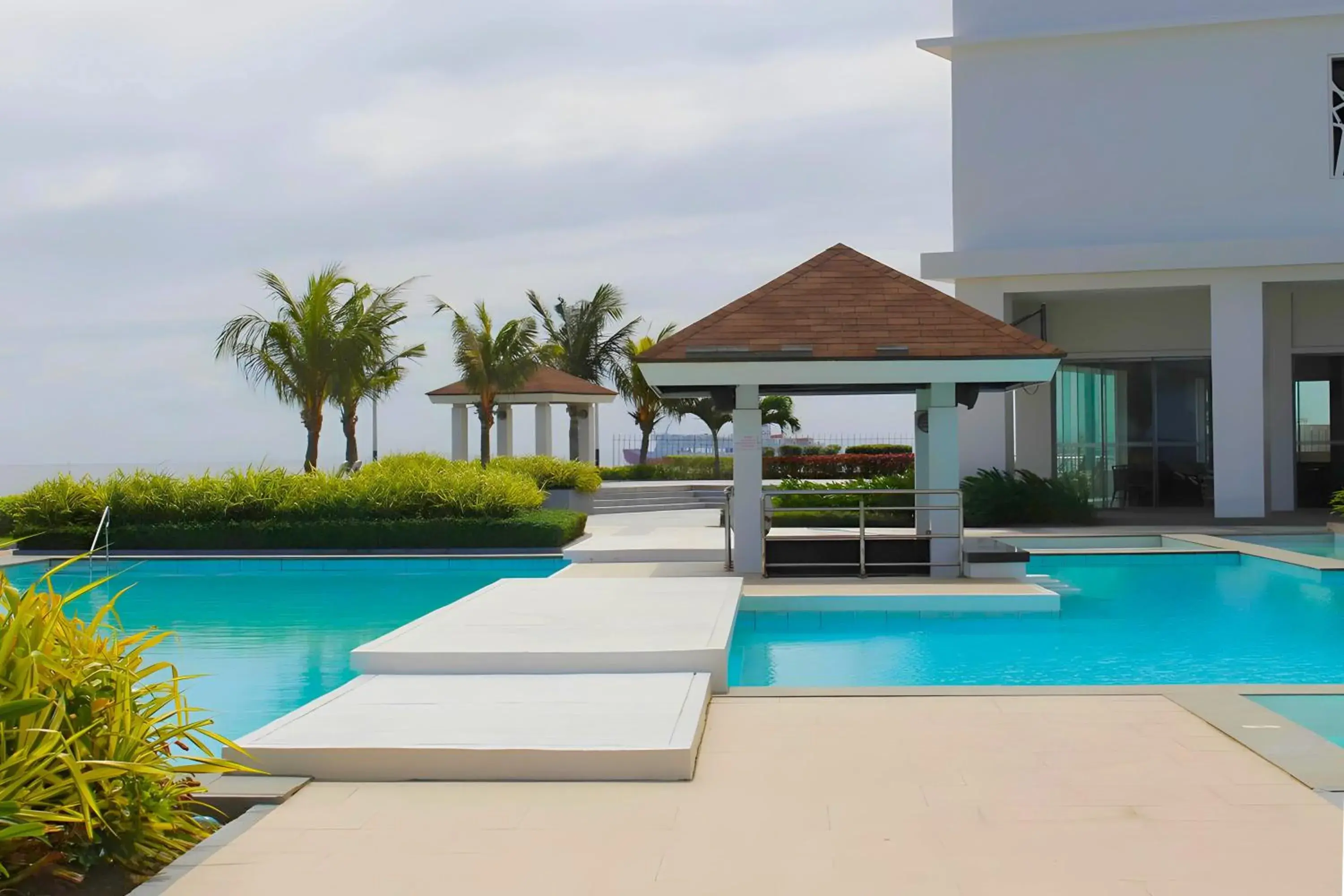 Swimming pool in Arterra Seaview Resort Swimming pool in Arterra Seaview Resort