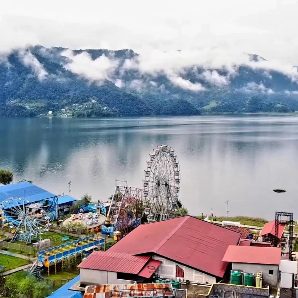 Restaurant/places to eat in Hotel Kunja