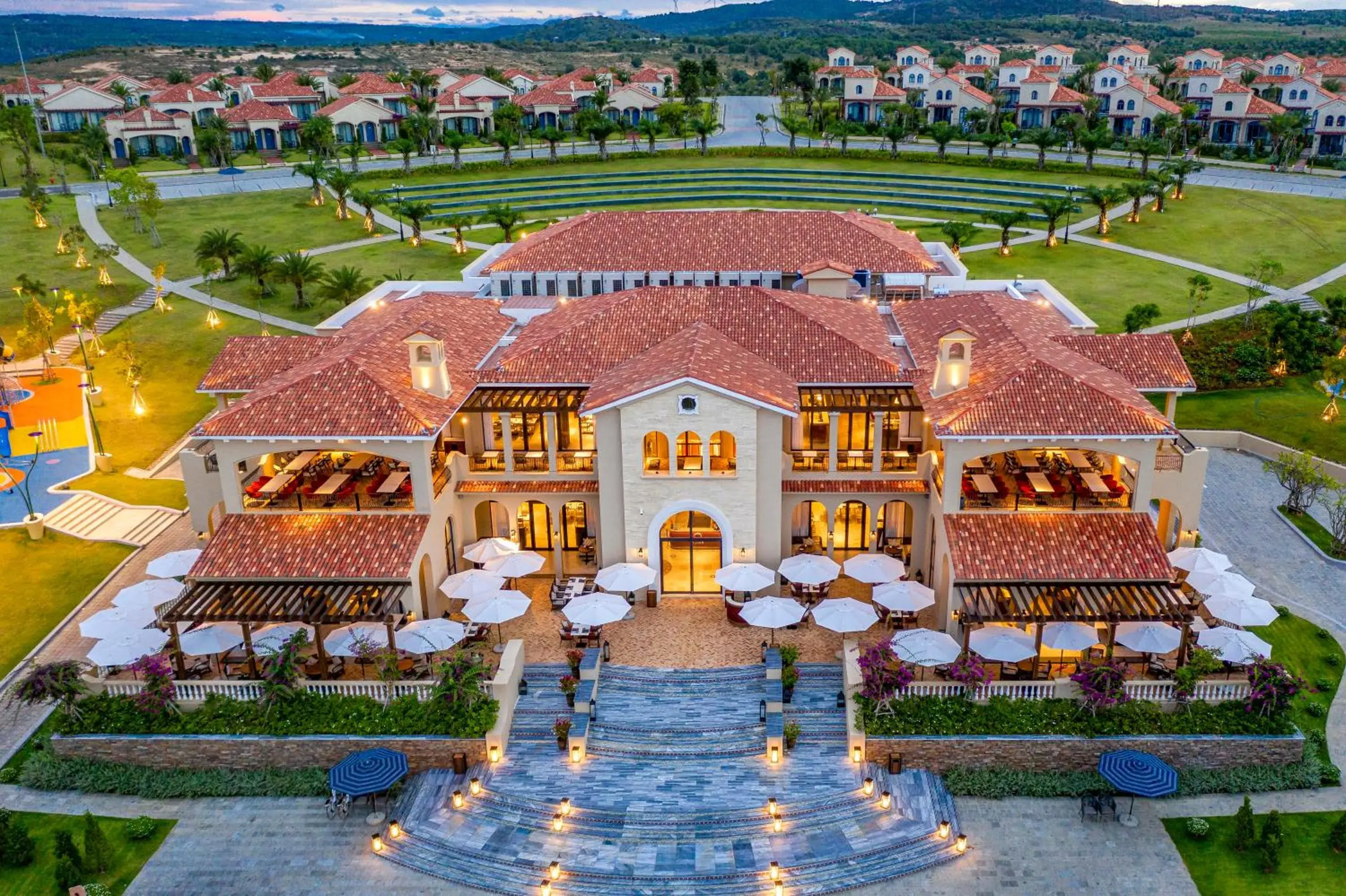 Restaurant/places to eat in Centara Mirage Resort Mui Ne Restaurant/places to eat in Centara Mirage Resort Mui Ne