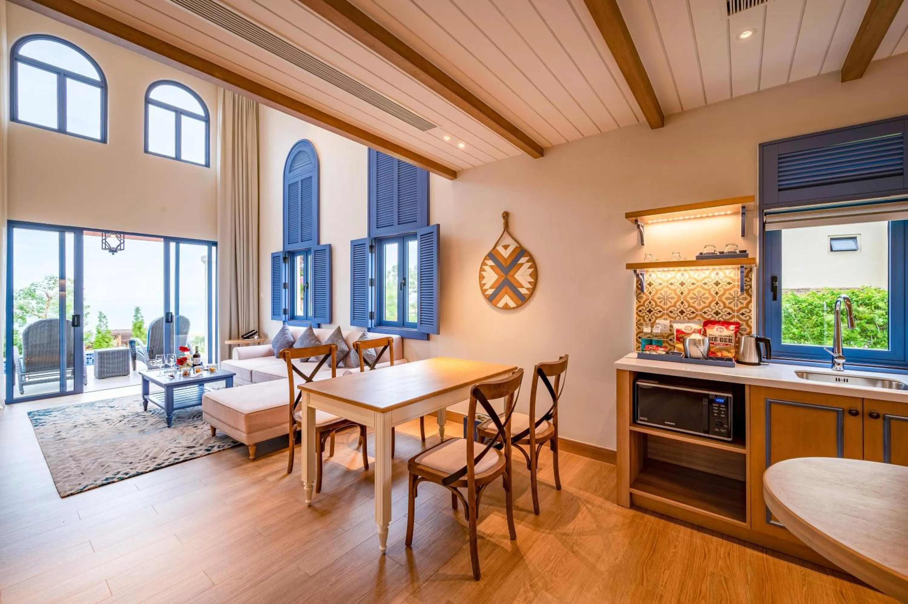 Swimming pool in Centara Mirage Resort Mui Ne