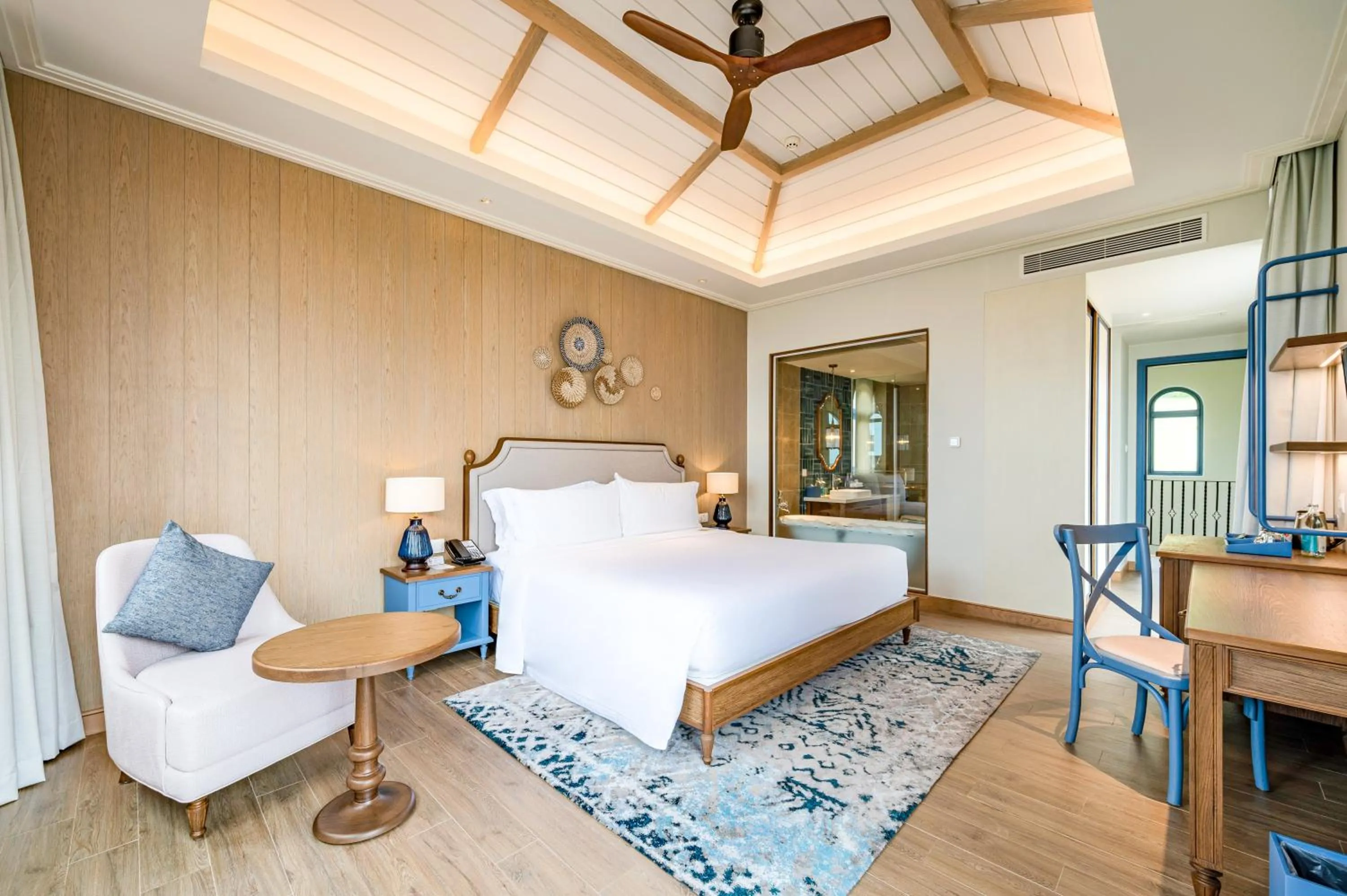 Swimming pool, Bed in Centara Mirage Resort Mui Ne