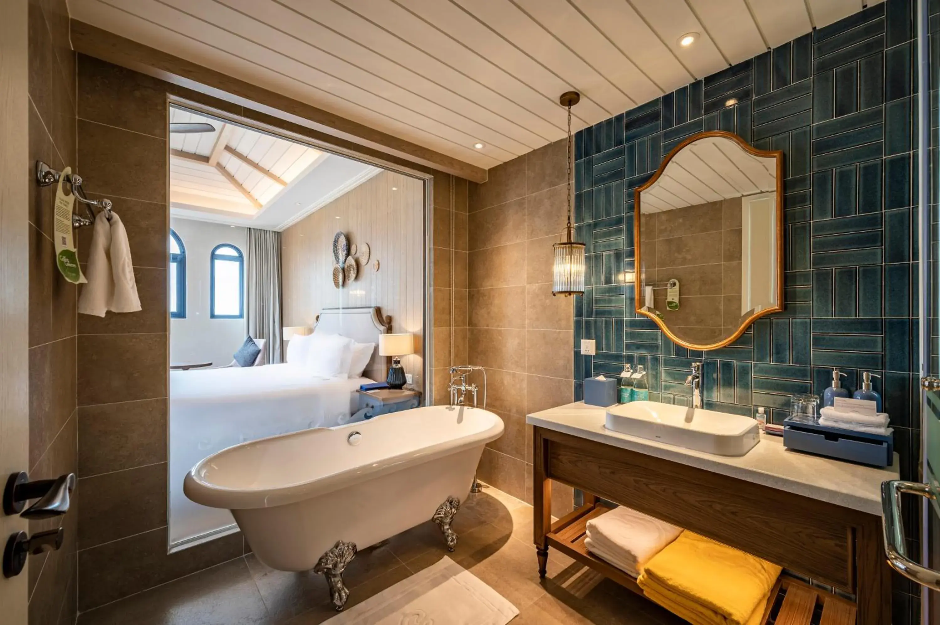 Residence 3 BR Private Pool - 2King+Twin in Centara Mirage Resort Mui Ne Residence 3 BR Private Pool - 2King+Twin in Centara Mirage Resort Mui Ne