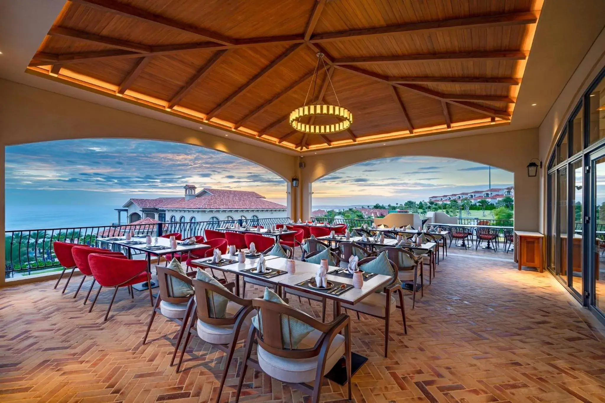 Restaurant/places to eat in Centara Mirage Resort Mui Ne Restaurant/places to eat in Centara Mirage Resort Mui Ne