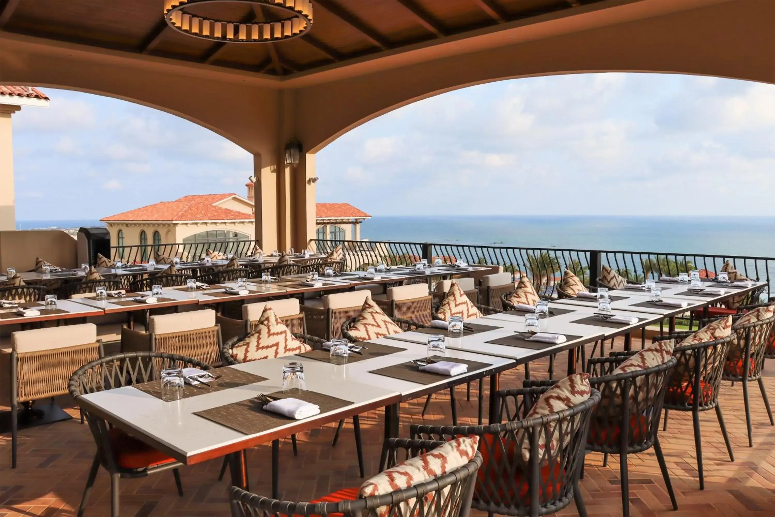 Restaurant/places to eat in Centara Mirage Resort Mui Ne Restaurant/places to eat in Centara Mirage Resort Mui Ne