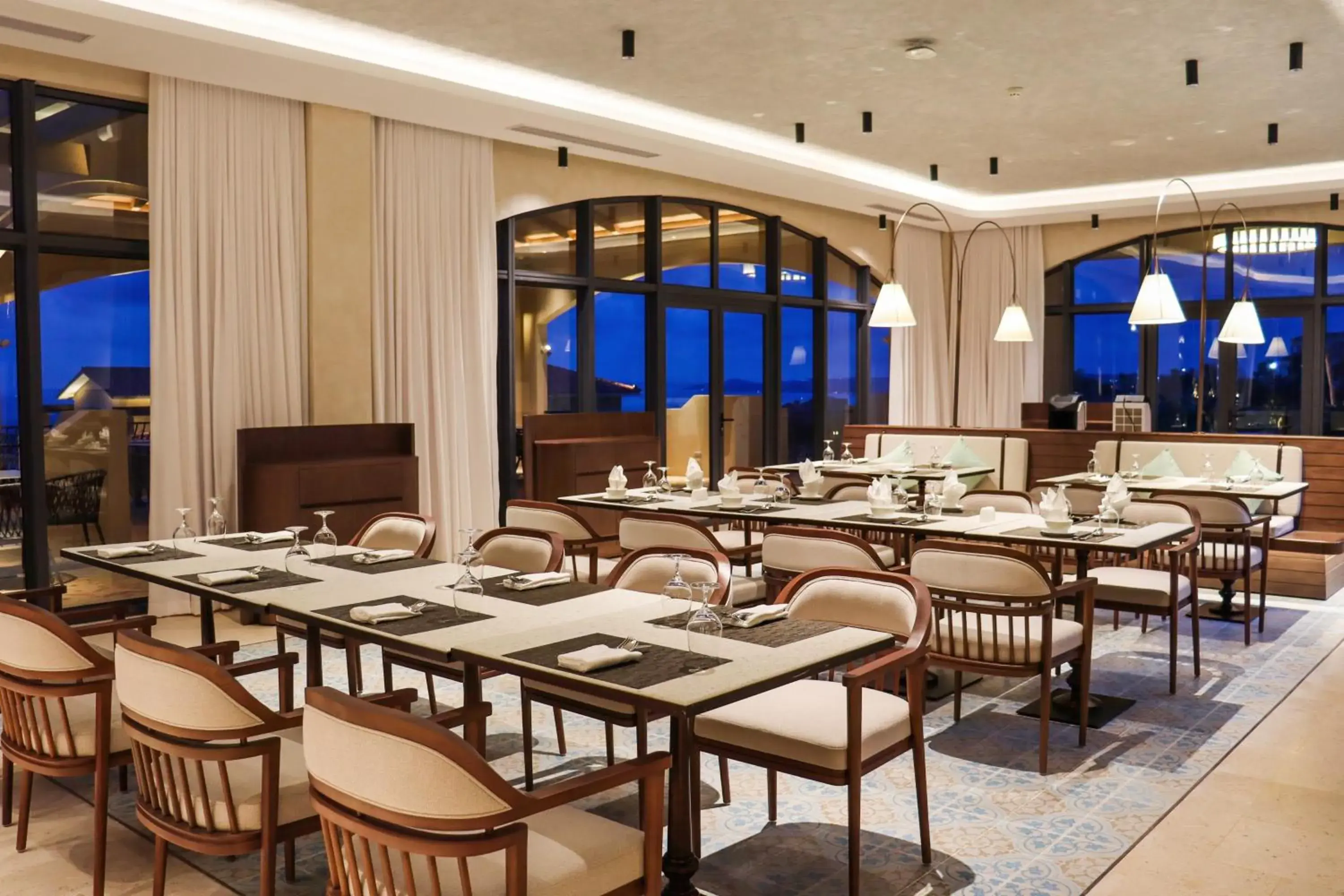 Restaurant/places to eat in Centara Mirage Resort Mui Ne Restaurant/places to eat in Centara Mirage Resort Mui Ne