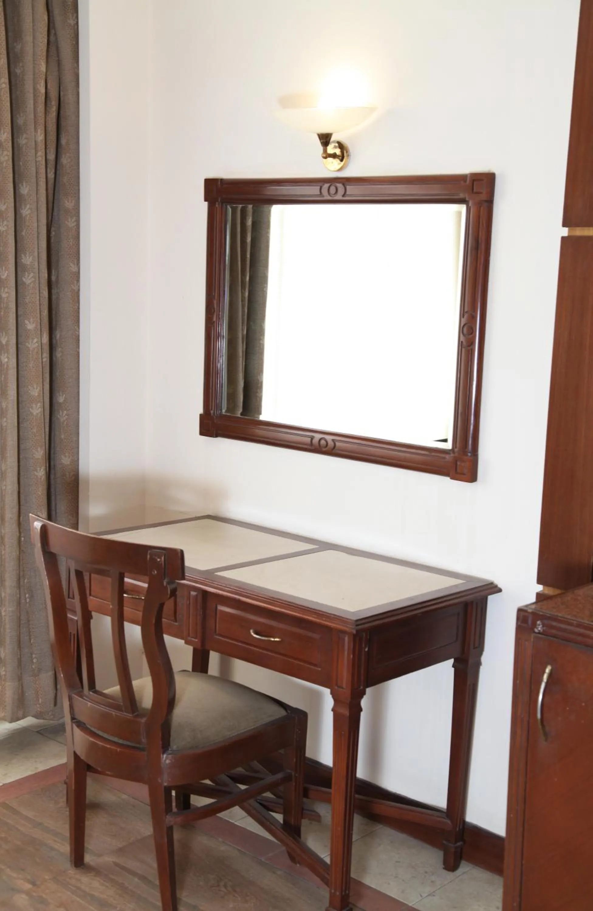 Bedroom in Hotel Metro Regency Meerut