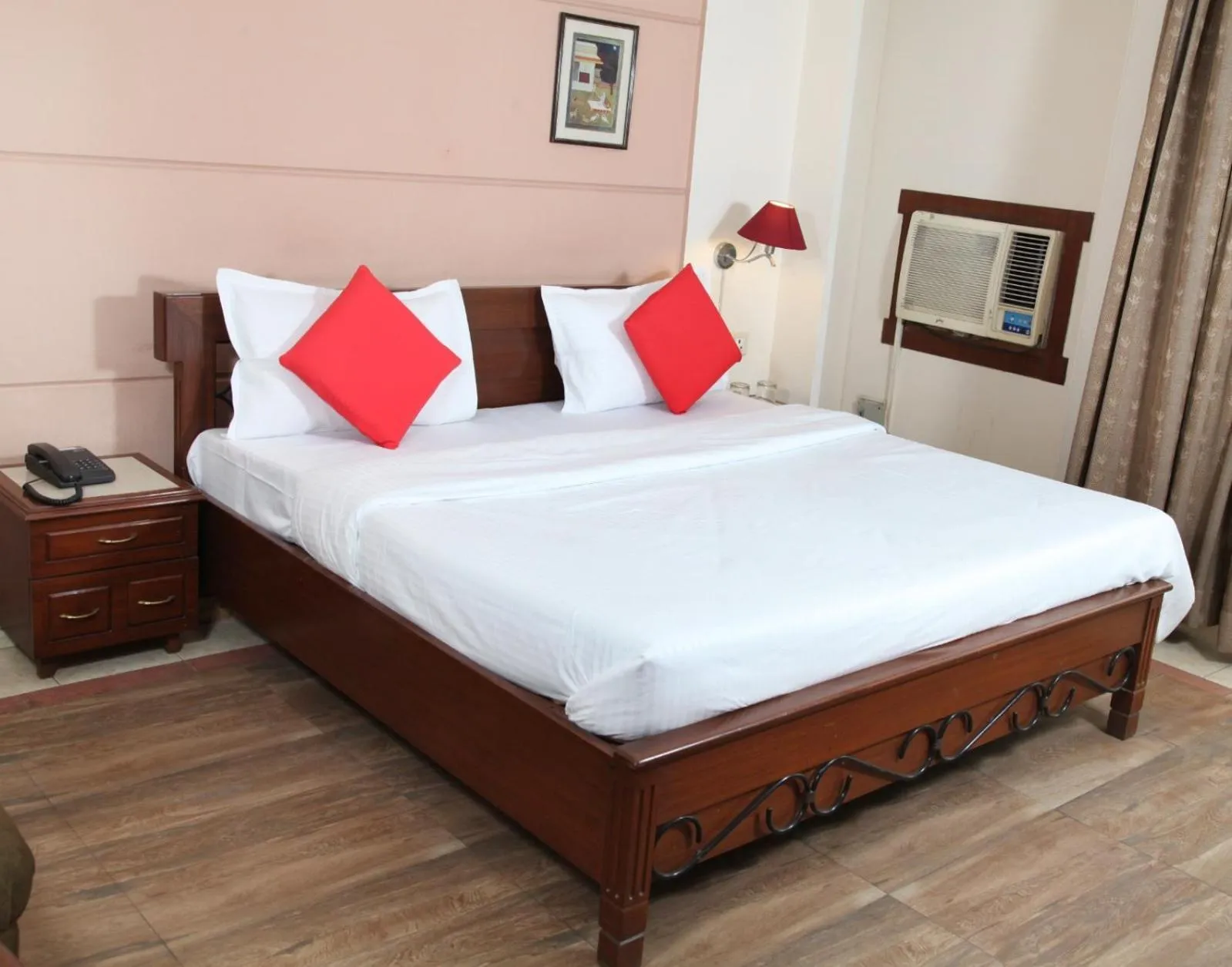 Bed in Hotel Metro Regency Meerut