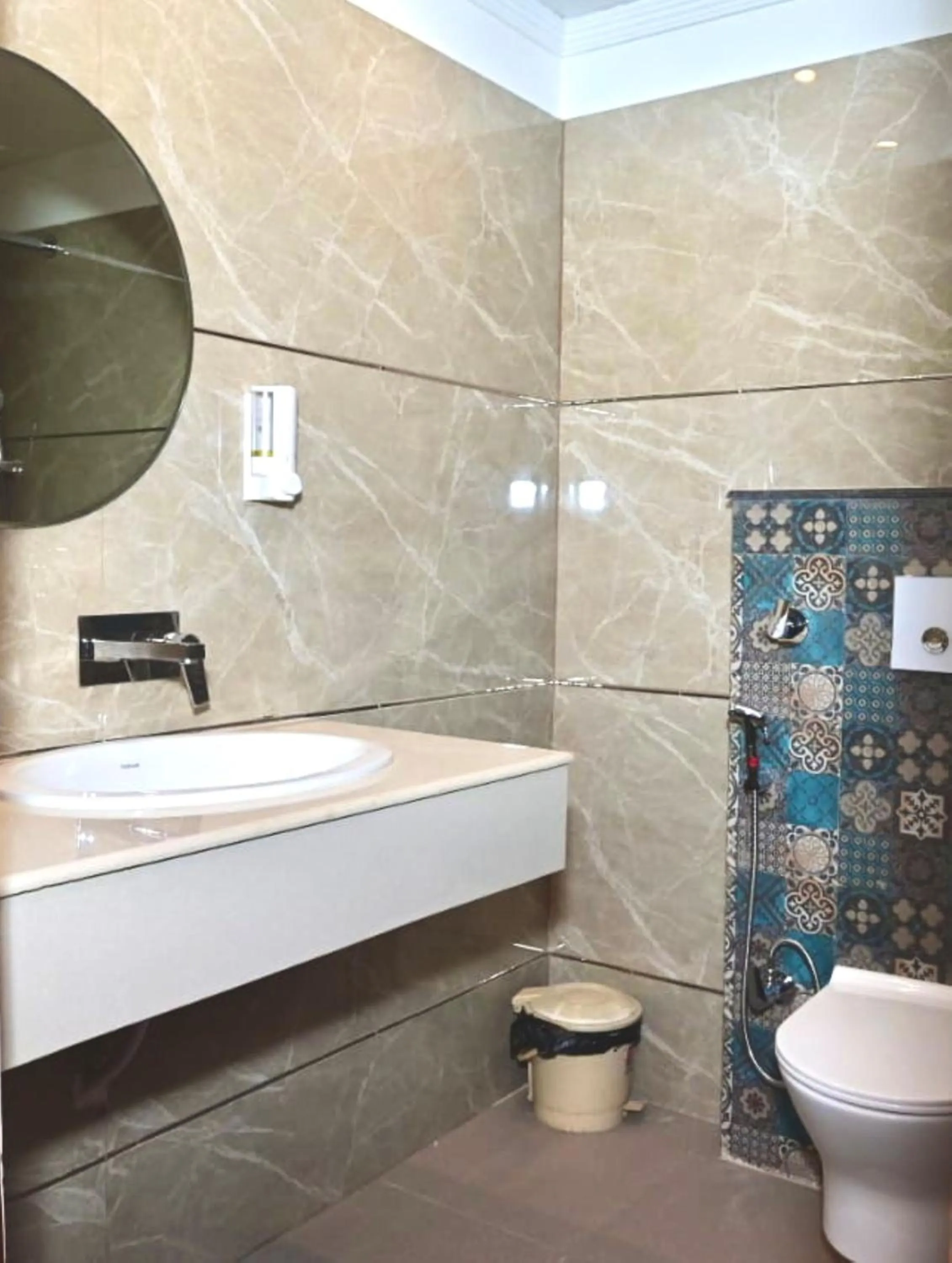 Shower in Hotel Metro Regency Meerut