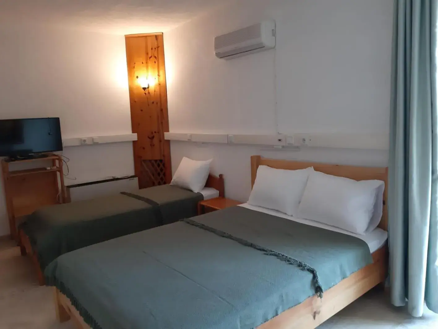 Photo of the whole room, Bed in Swiss Eviniz Hotel Photo of the whole room, Bed in Swiss Eviniz Hotel