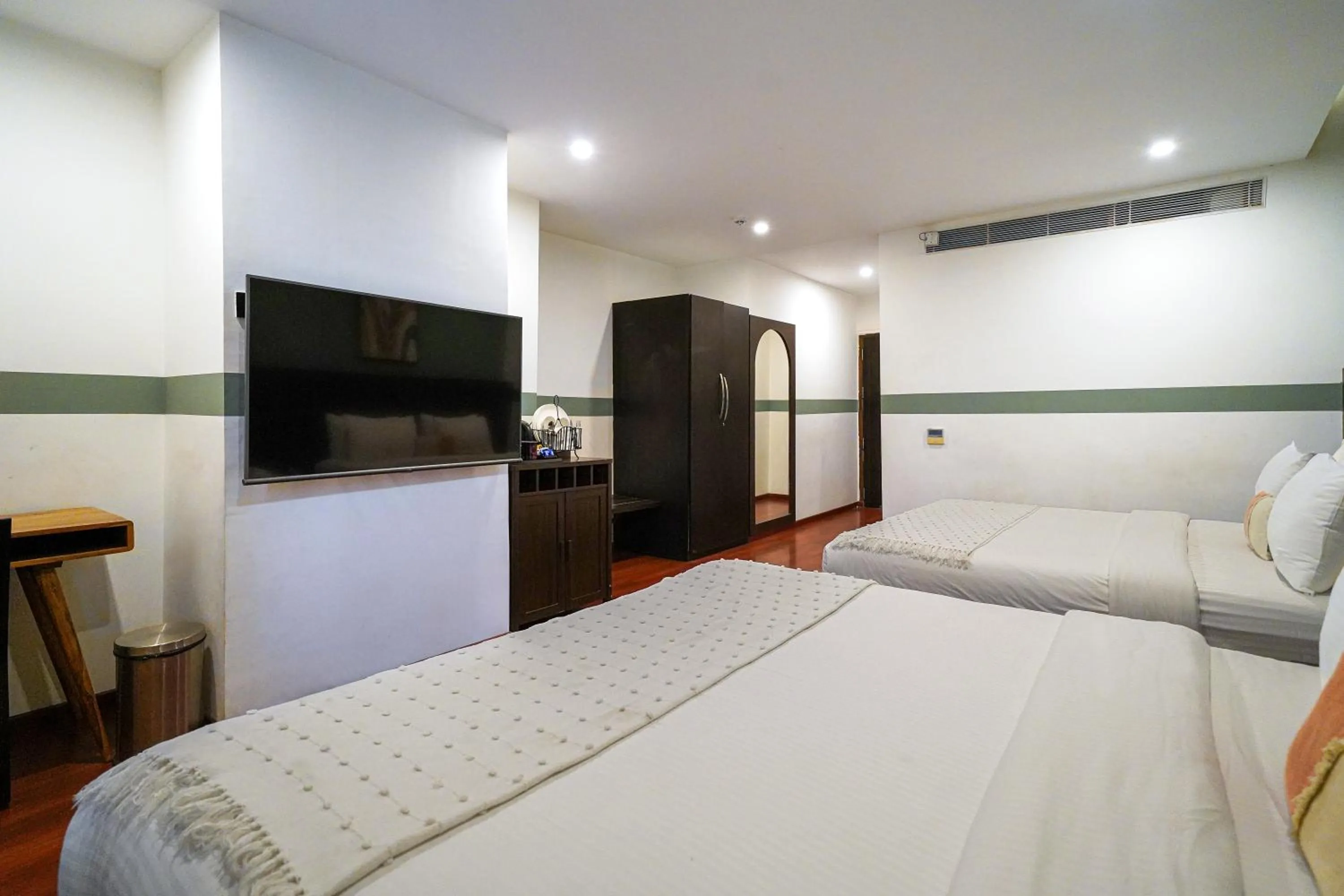 Bed in Olive Hotel MG Road Dunsvirk Inn by Embassy Group