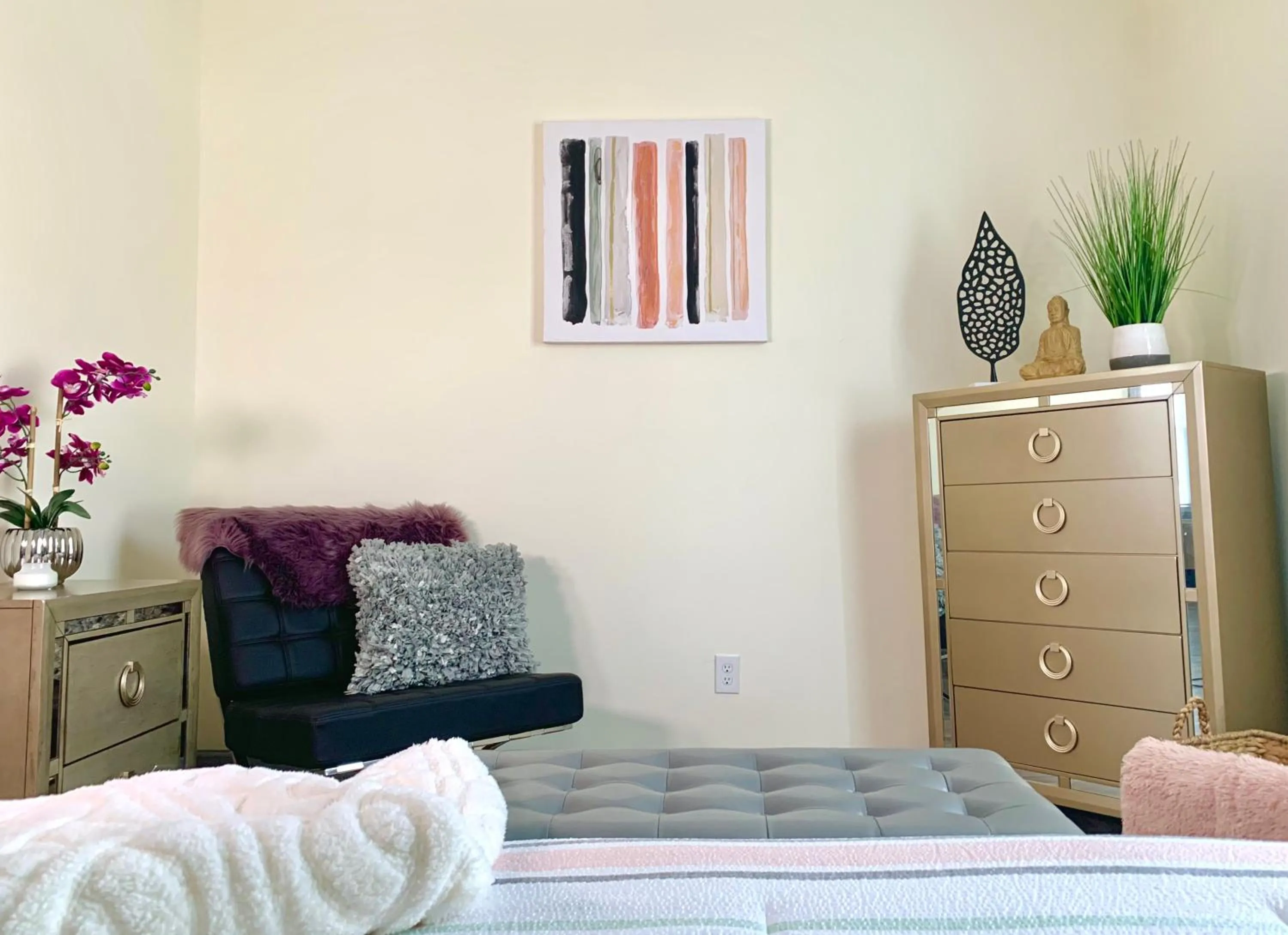 Bedroom, Bed in The Eastside Manor- With Private Yard & Free Parking, Minutes From Falls & Casino by Niagara Hospitality