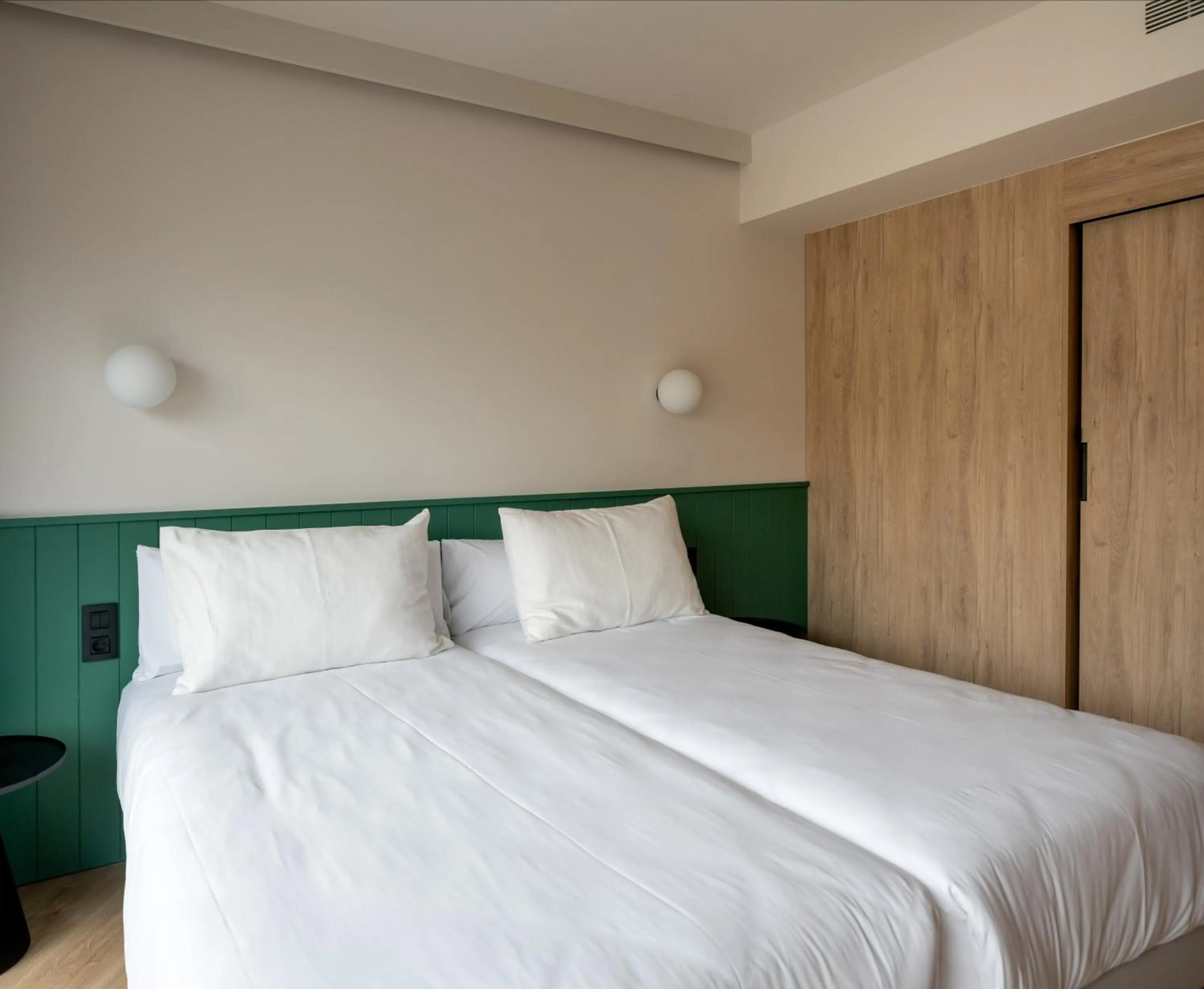 Bed in Líbere Bilbao Museo