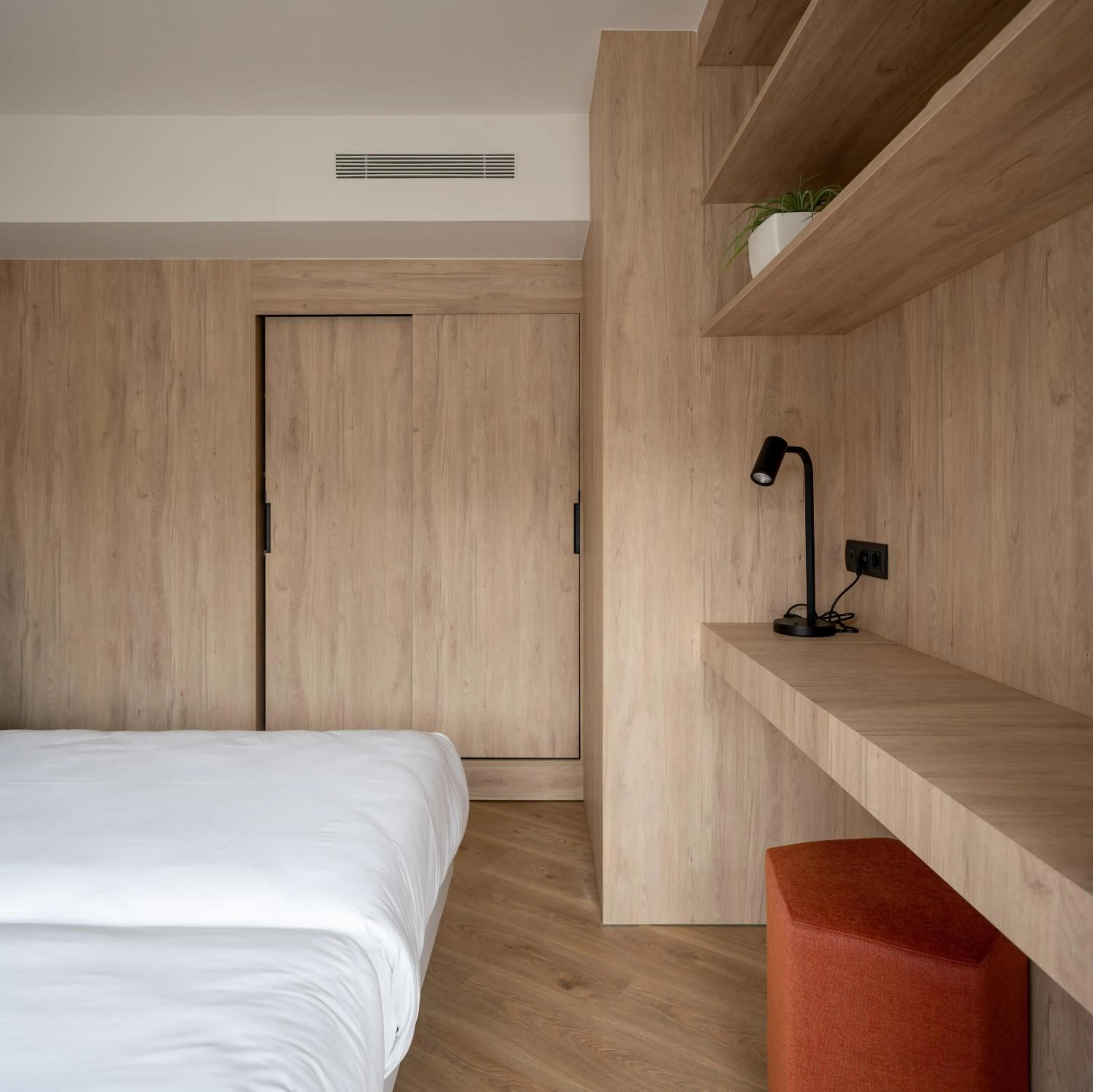 Bed in Líbere Bilbao Museo