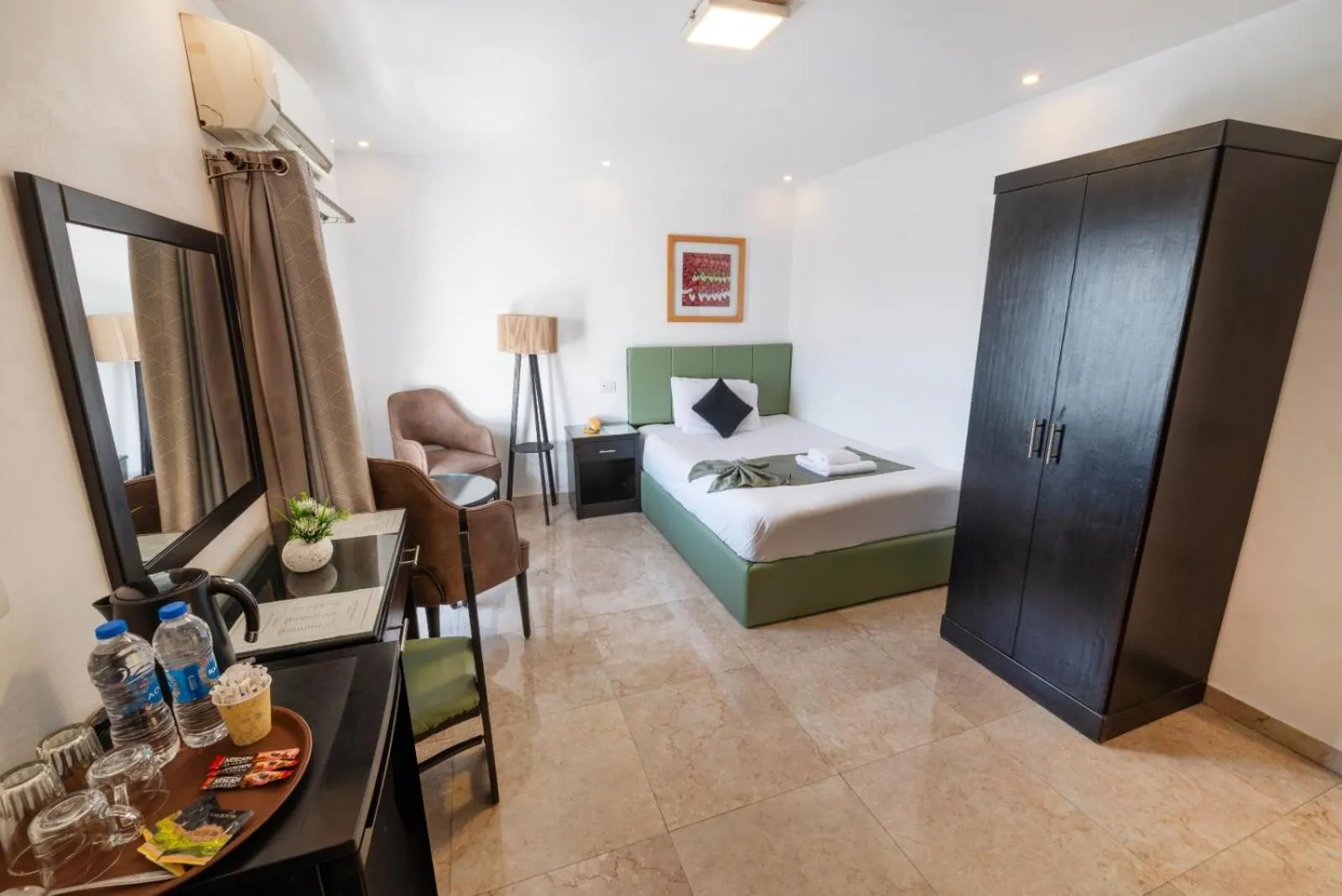 Superior double room with Side nile view with window in Nile View Inn