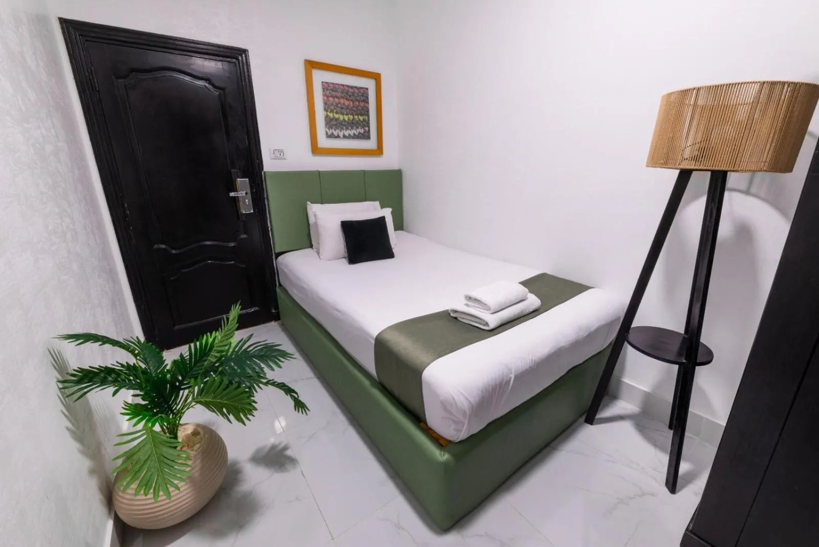 Budget Single Room in Nile View Inn