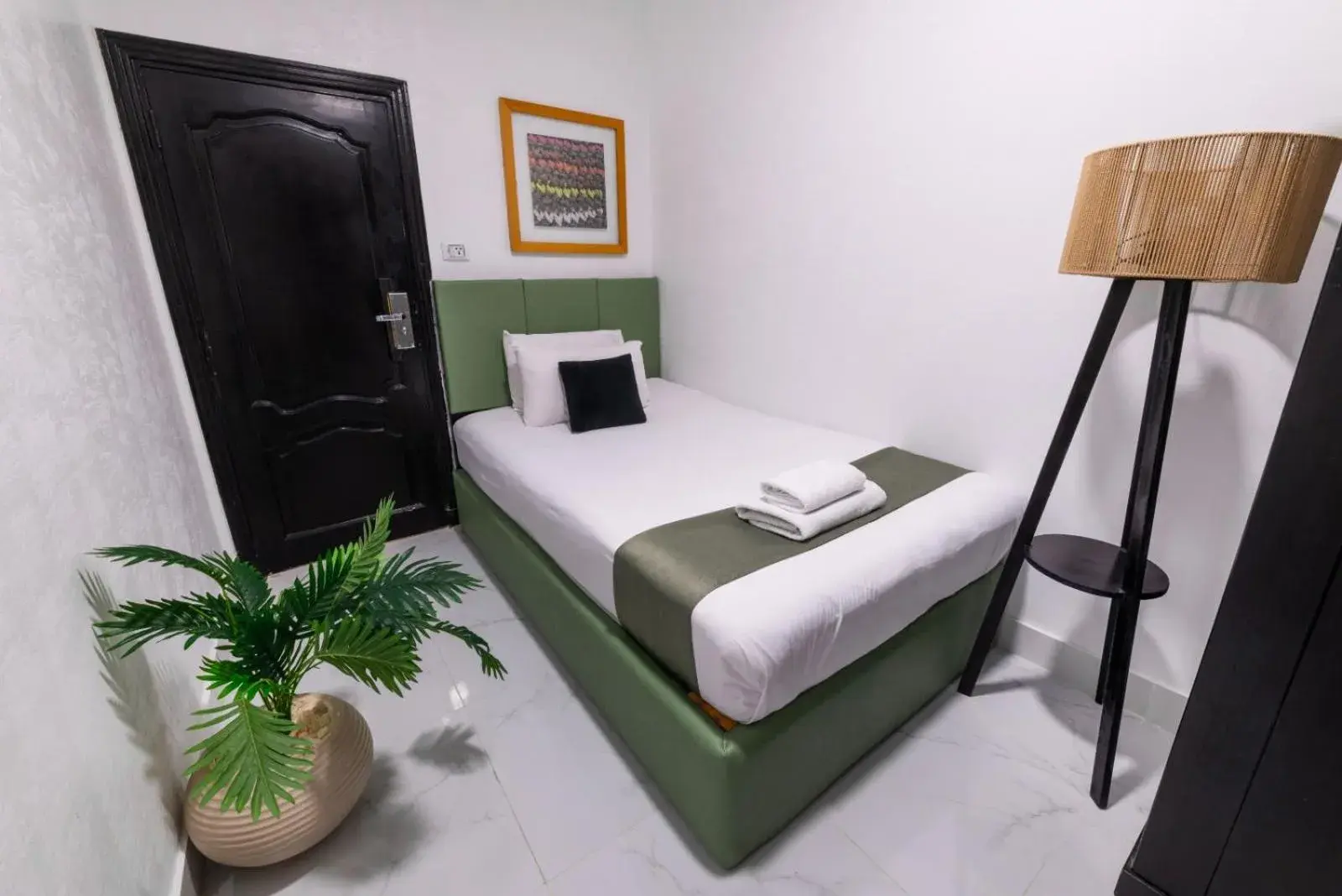Budget Single Room in Nile View Inn Budget Single Room in Nile View Inn