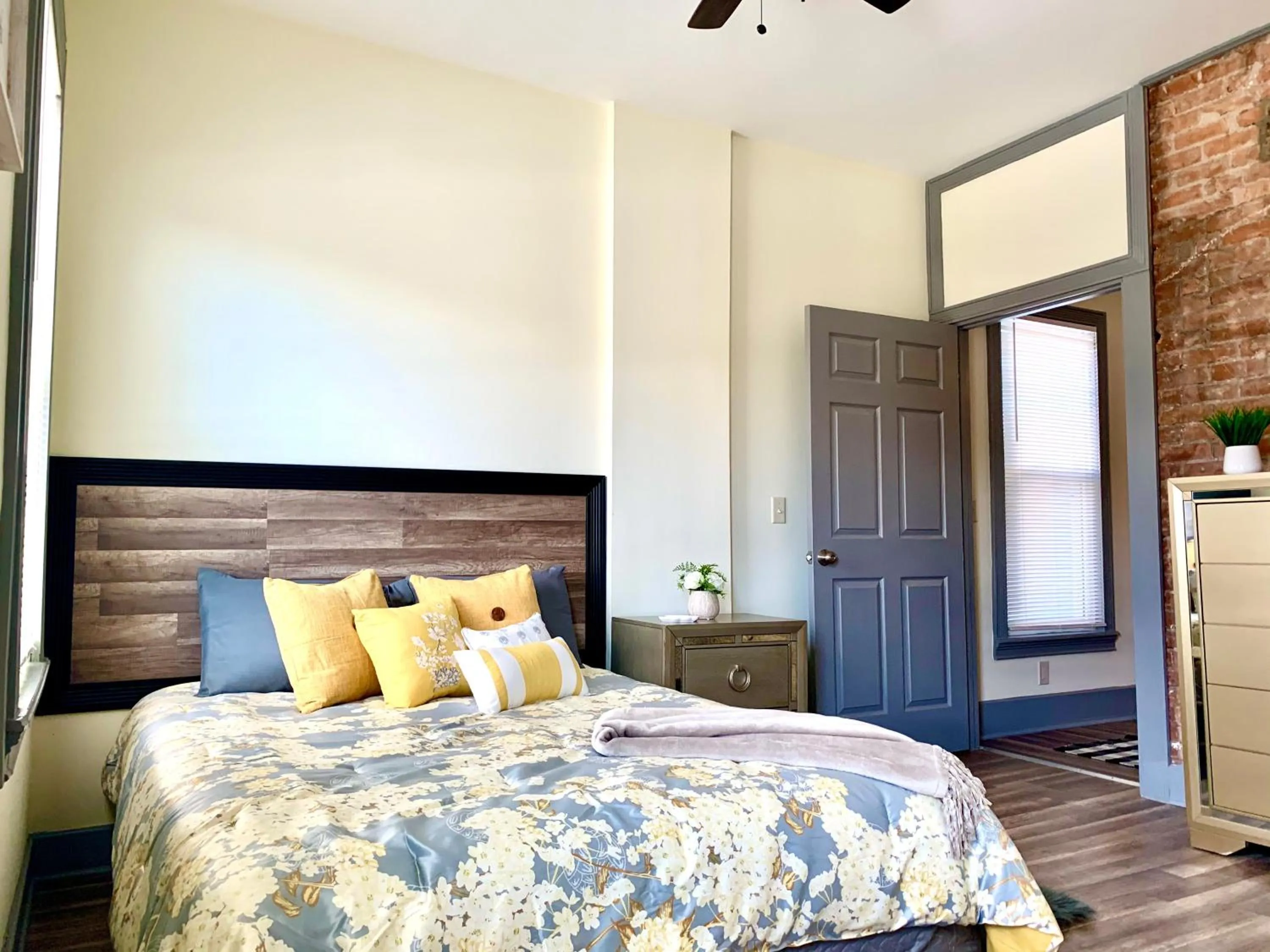 Bedroom, Bed in The Iron Scow - With Private Yard & Free Parking, Minutes From Falls & Casino by Niagara Hospitality