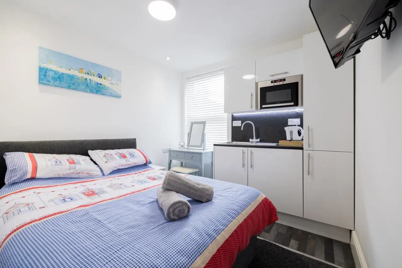 Hillcrest Studio Apartments