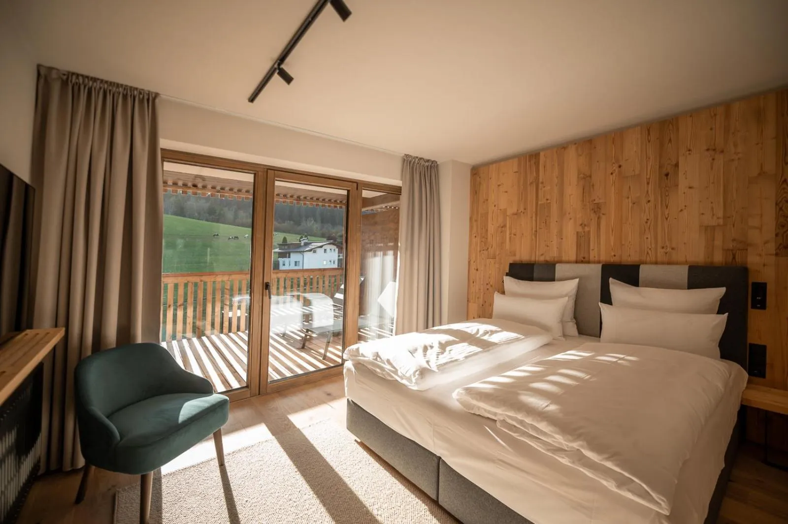 Photo of the whole room, Bed in ADEA Lifestyle Suites Fieberbrunn