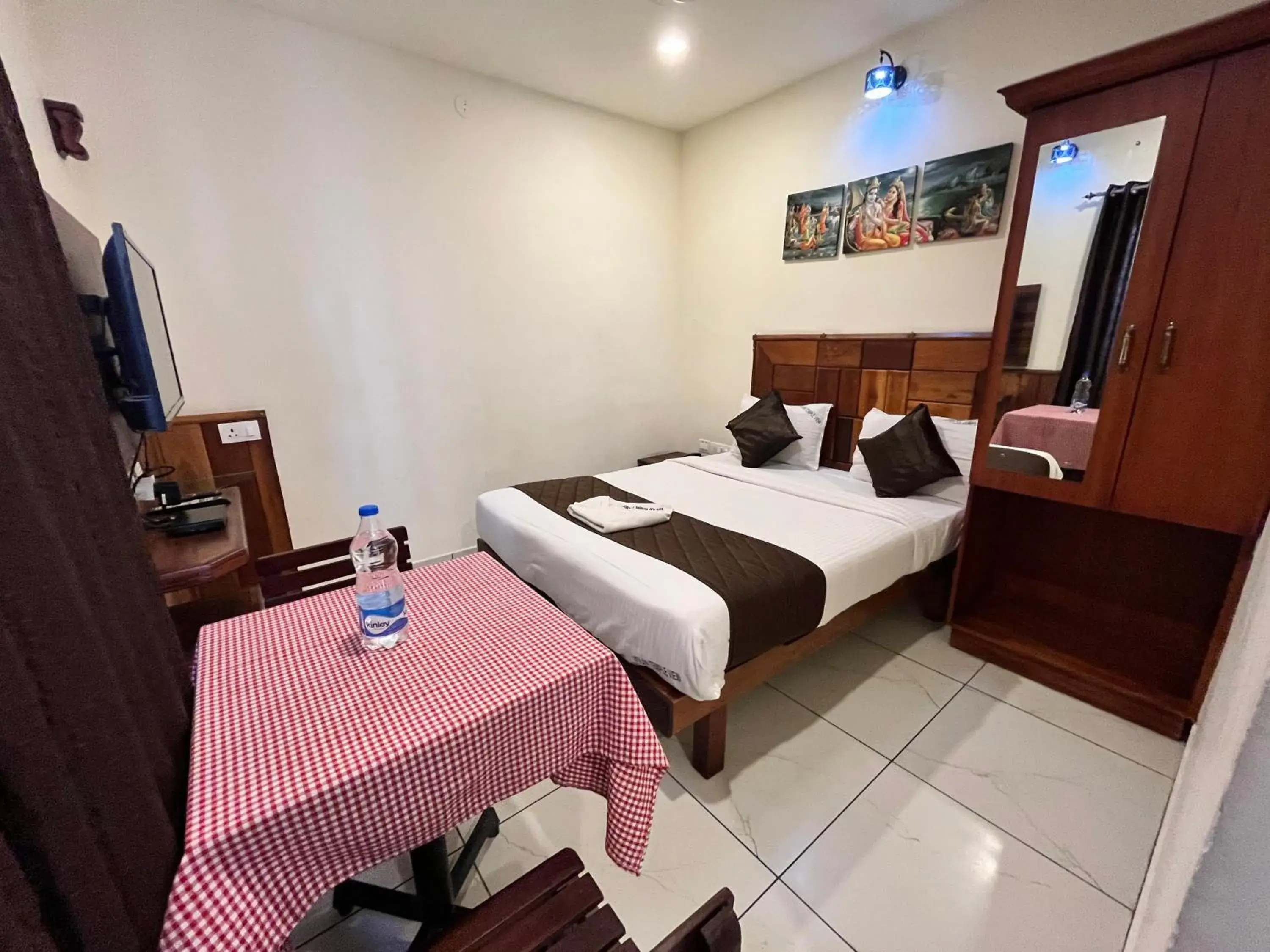 Photo of the whole room, Bed in Velan Temple View Photo of the whole room, Bed in Velan Temple View