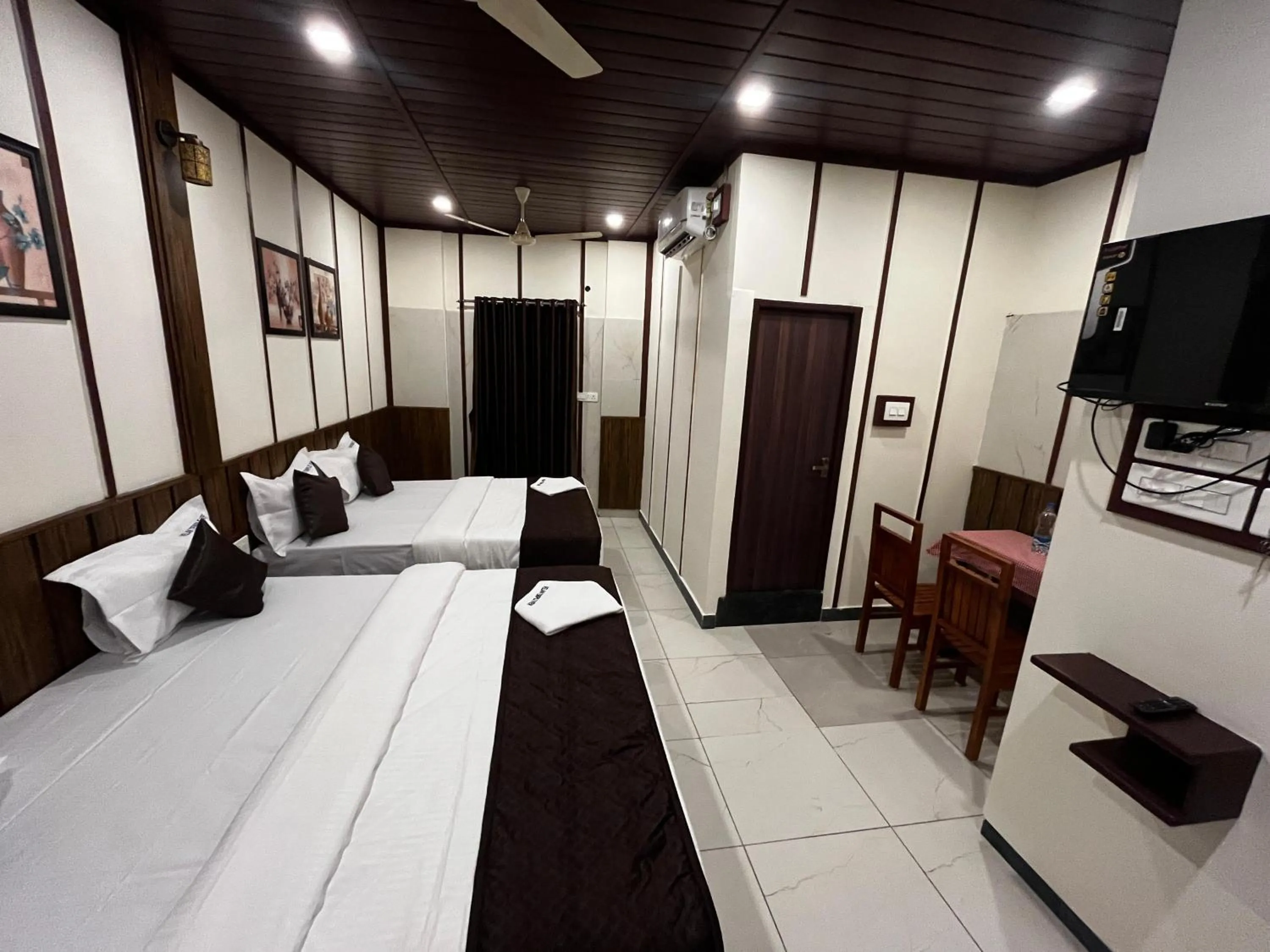 Bed in Velan Temple View