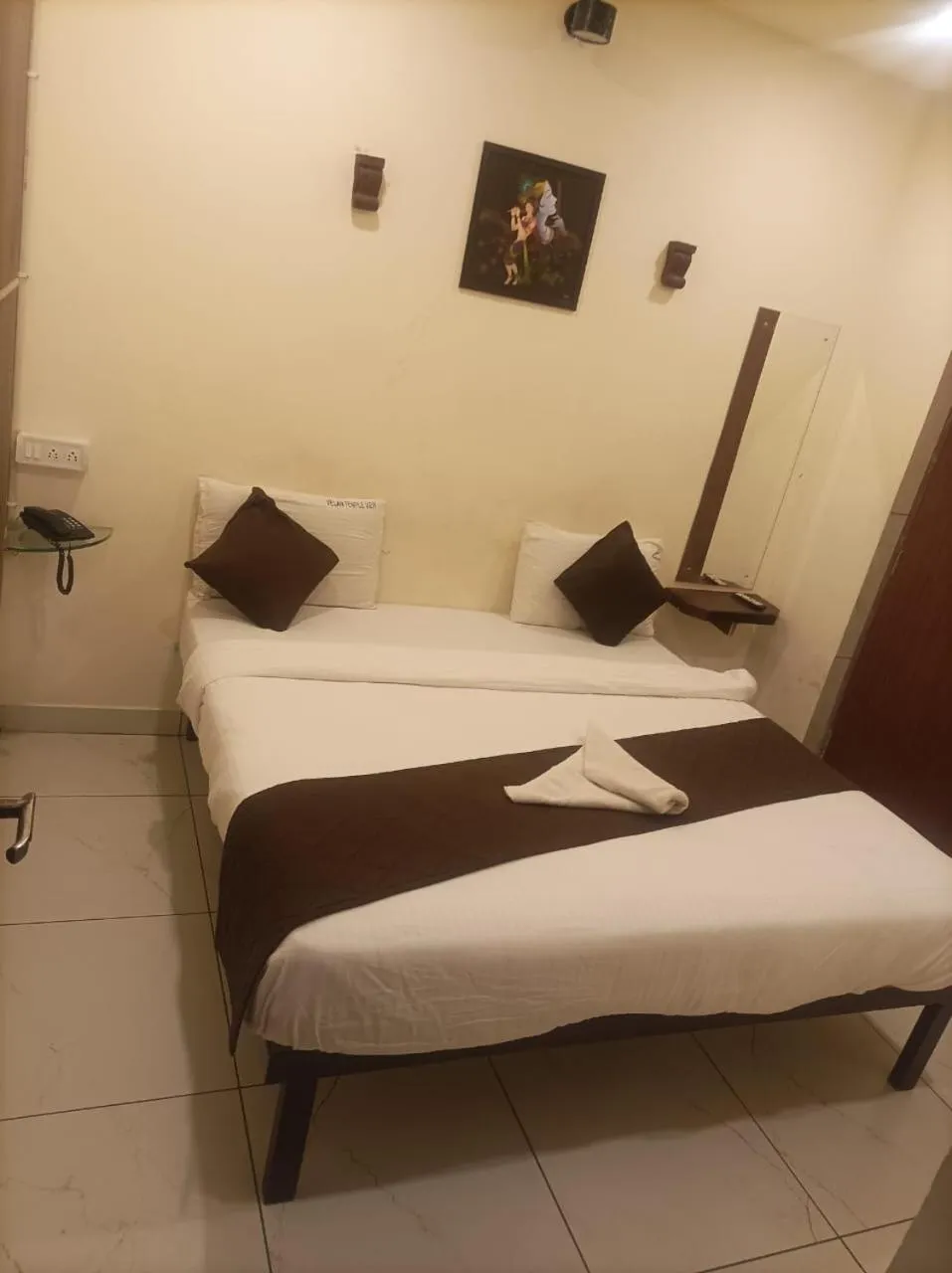 Bed in Velan Temple View