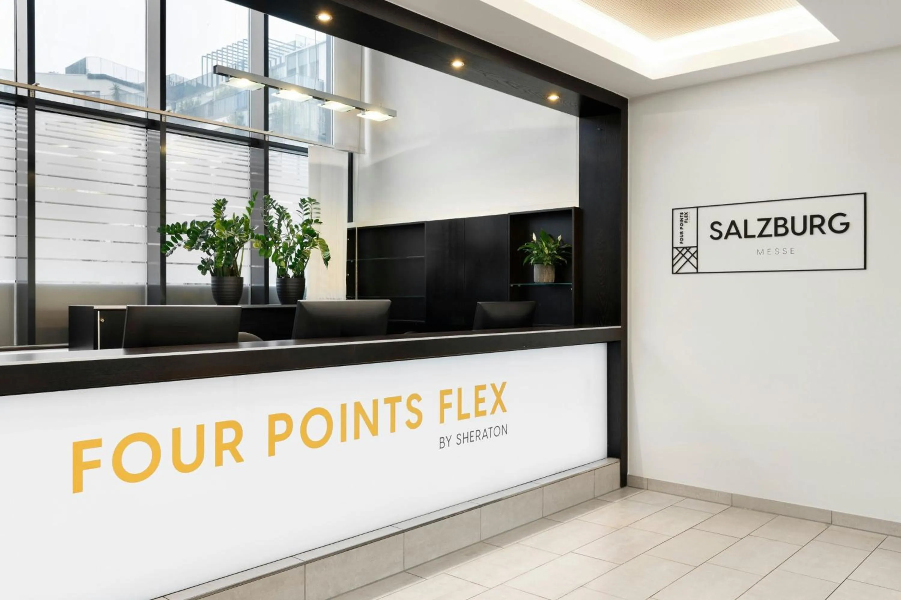 Lobby or reception in Four Points Flex by Sheraton Salzburg Messe