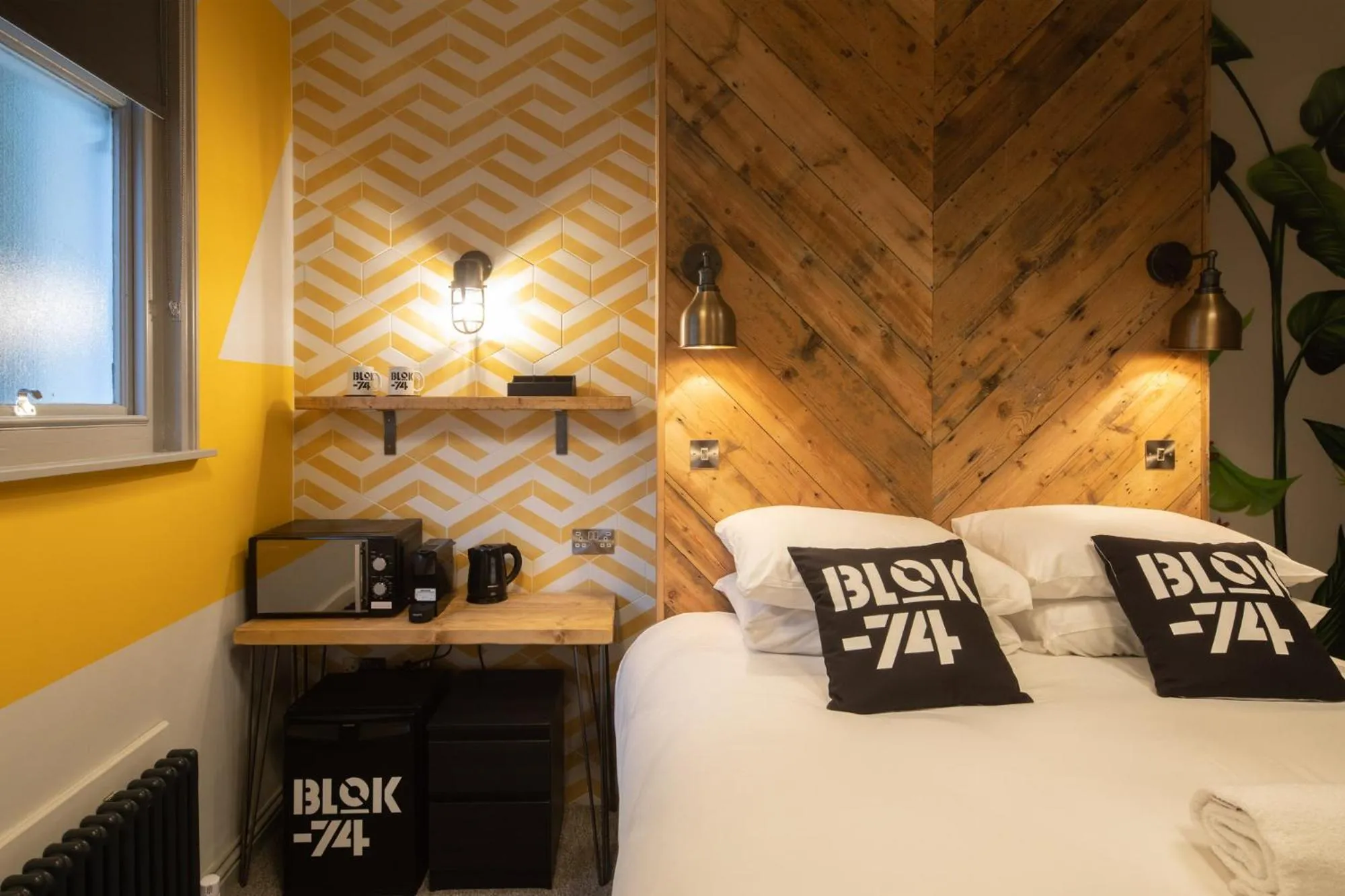 Kitchen or kitchenette, Bed in Blok-74