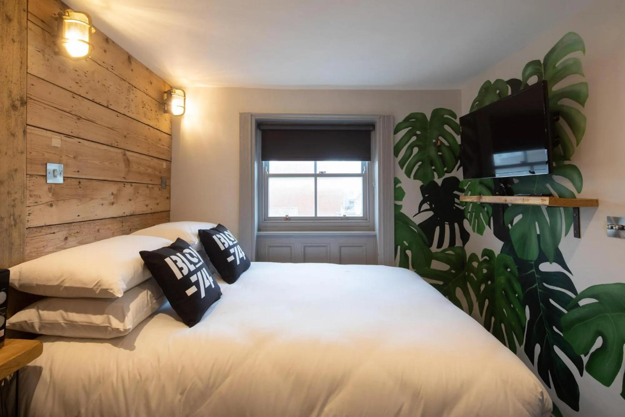 Photo of the whole room, Bed in Blok-74