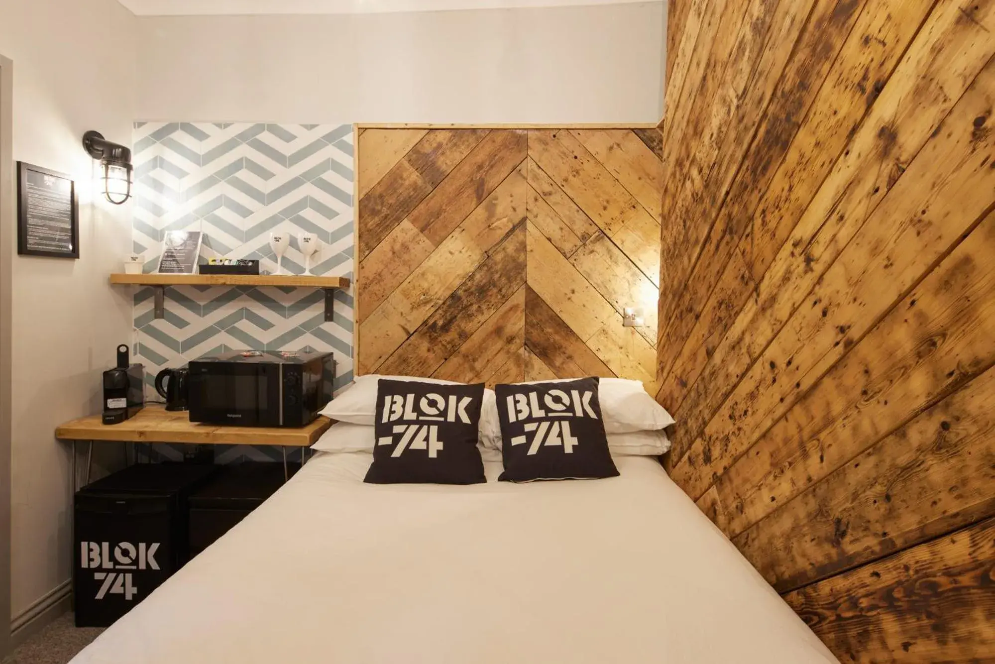 Small Double Room in Blok-74 Small Double Room in Blok-74