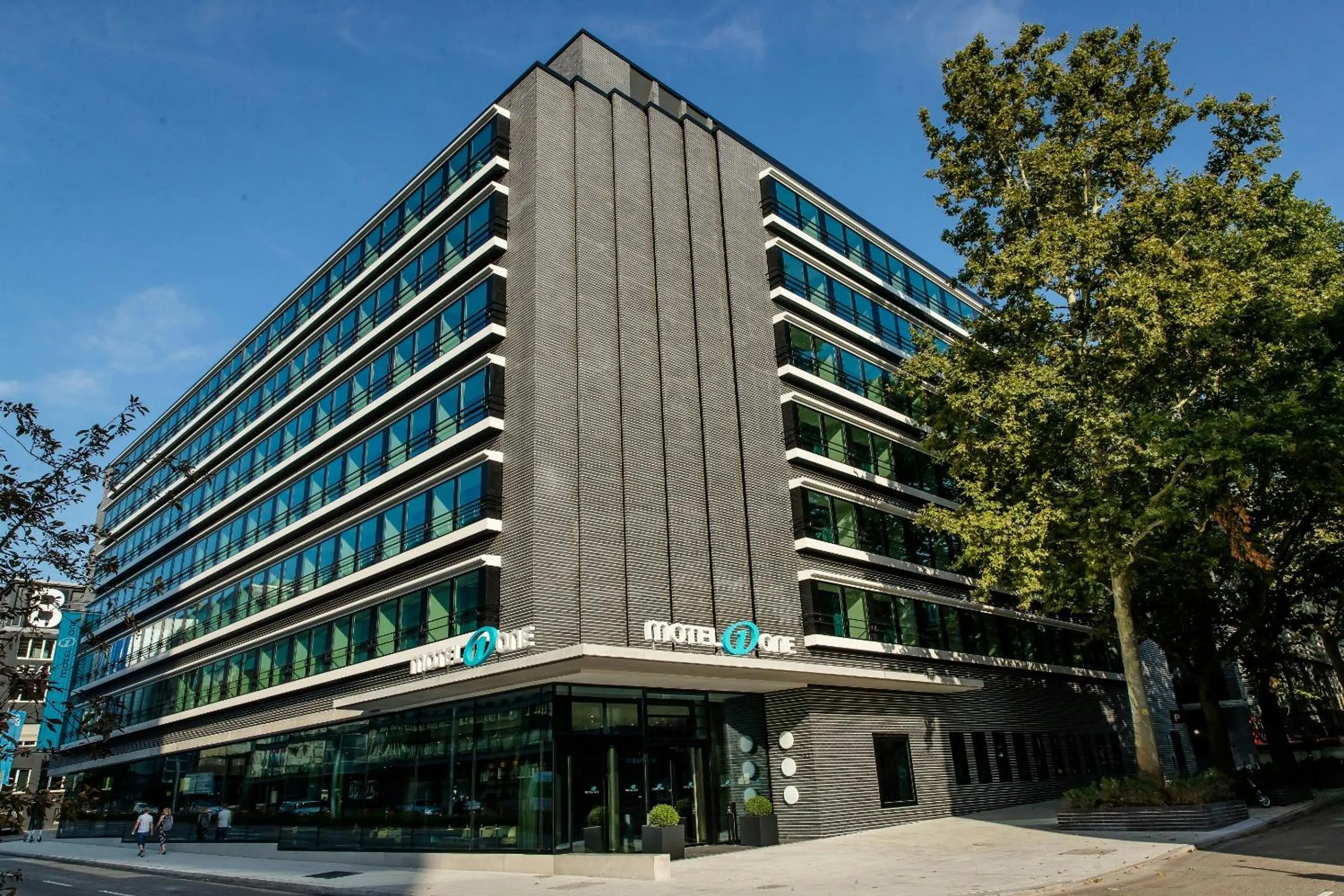 Facade/entrance in Motel One Stuttgart-Hauptbahnhof