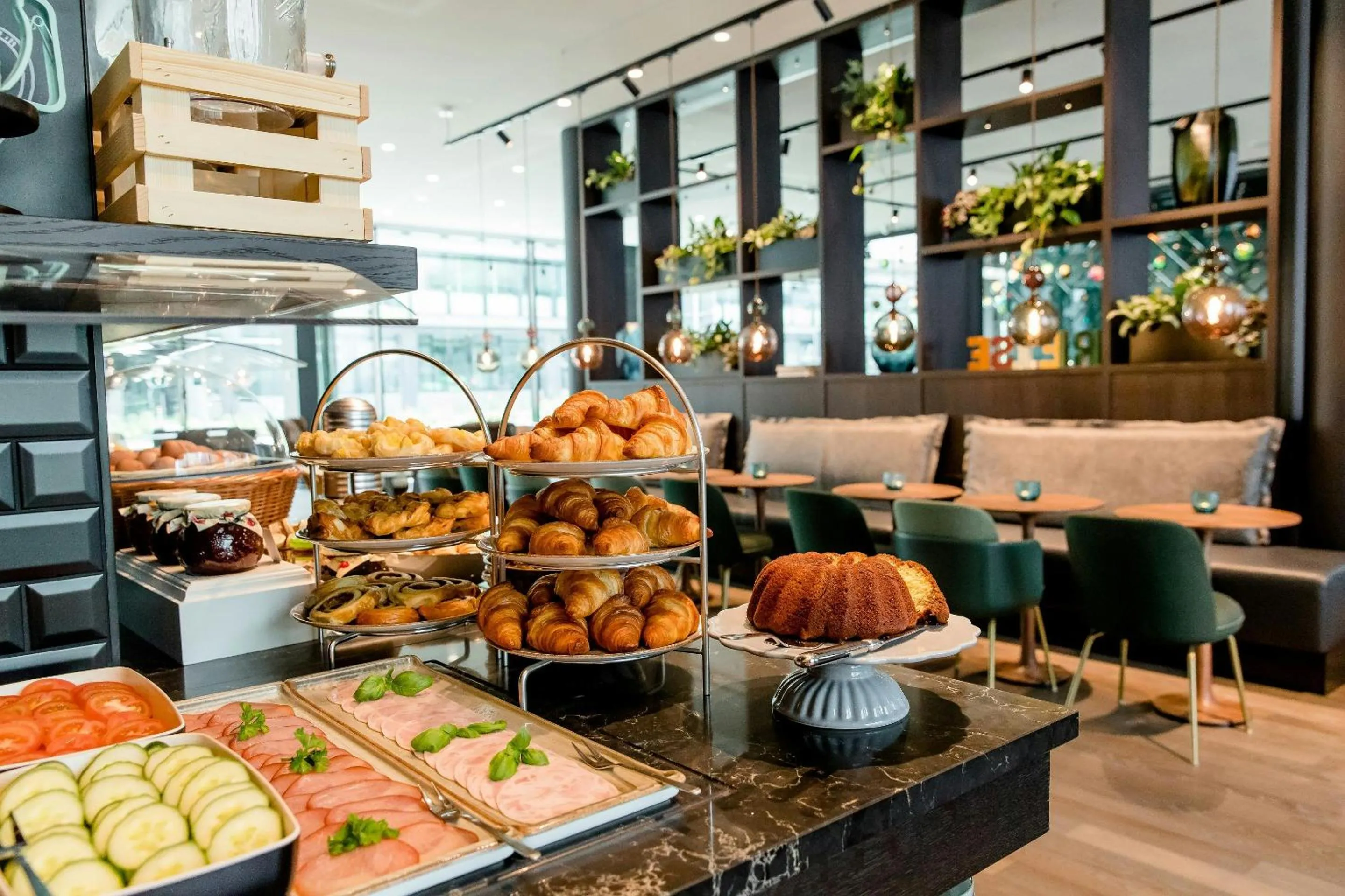 Buffet breakfast in Motel One Stuttgart-Hauptbahnhof