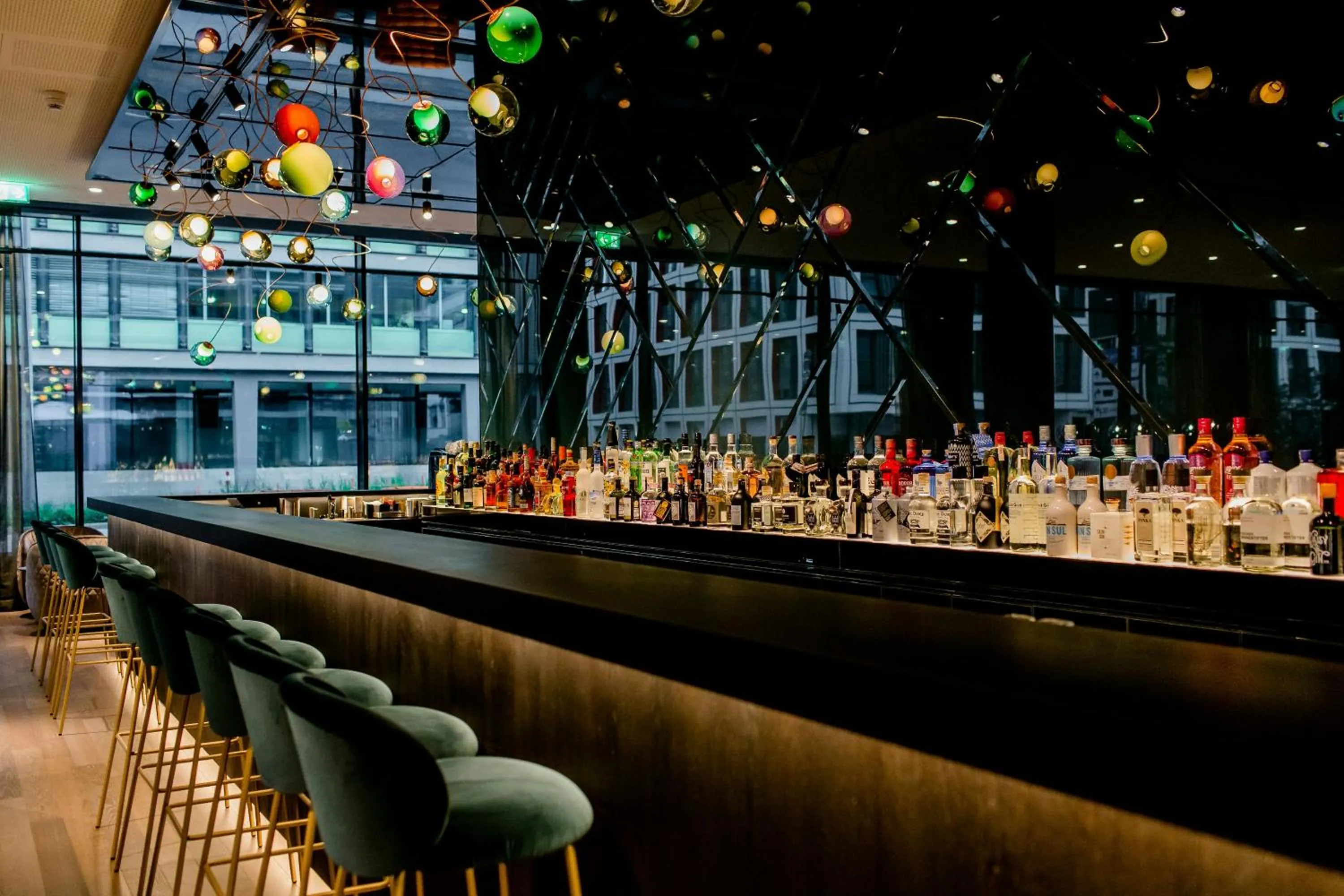 Lounge or bar in Motel One Stuttgart-Hauptbahnhof