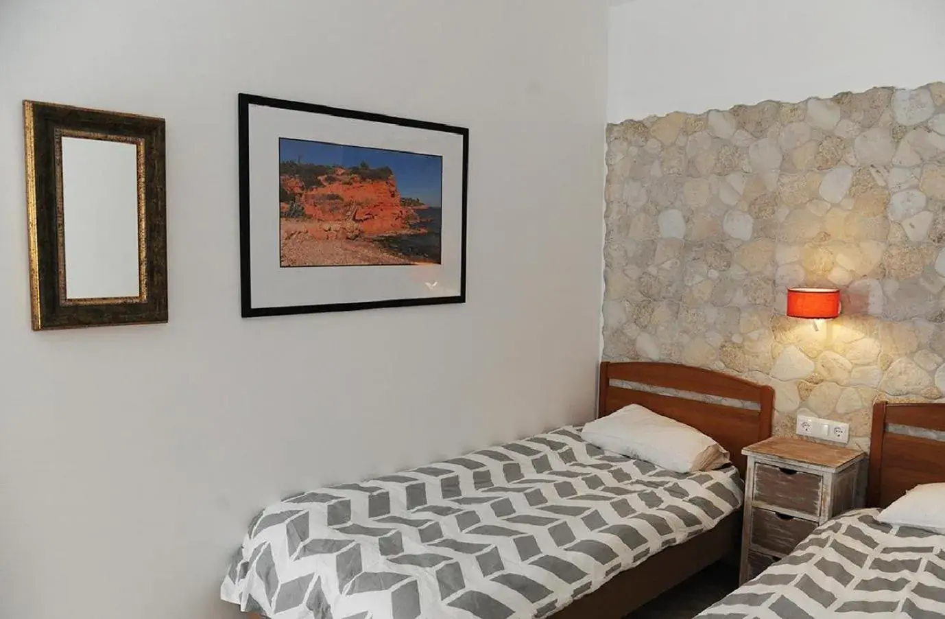 Twin Room with Private Bathroom in Pension Subirats Perello Twin Room with Private Bathroom in Pension Subirats Perello