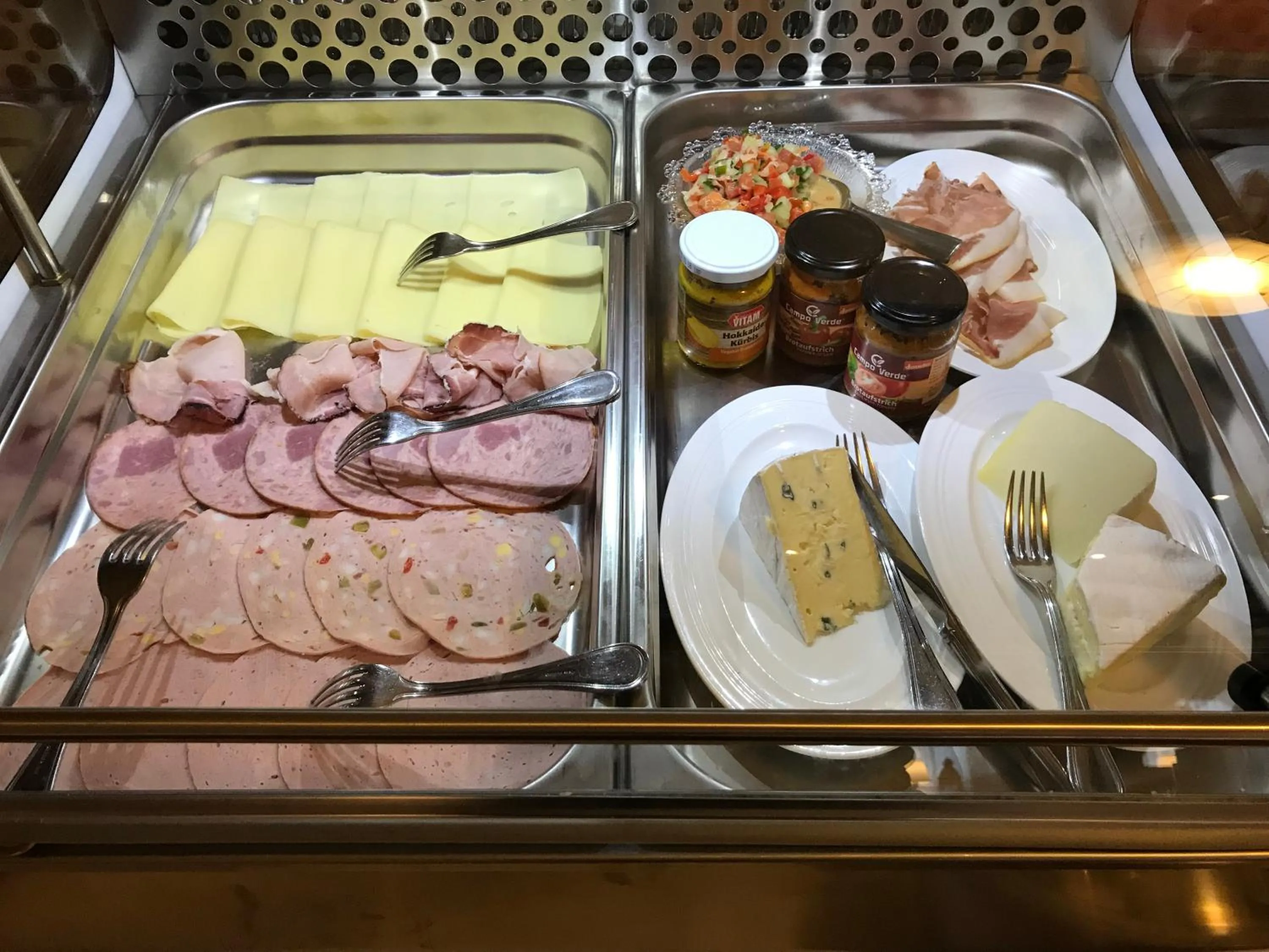 Buffet breakfast in Krone Britzingen