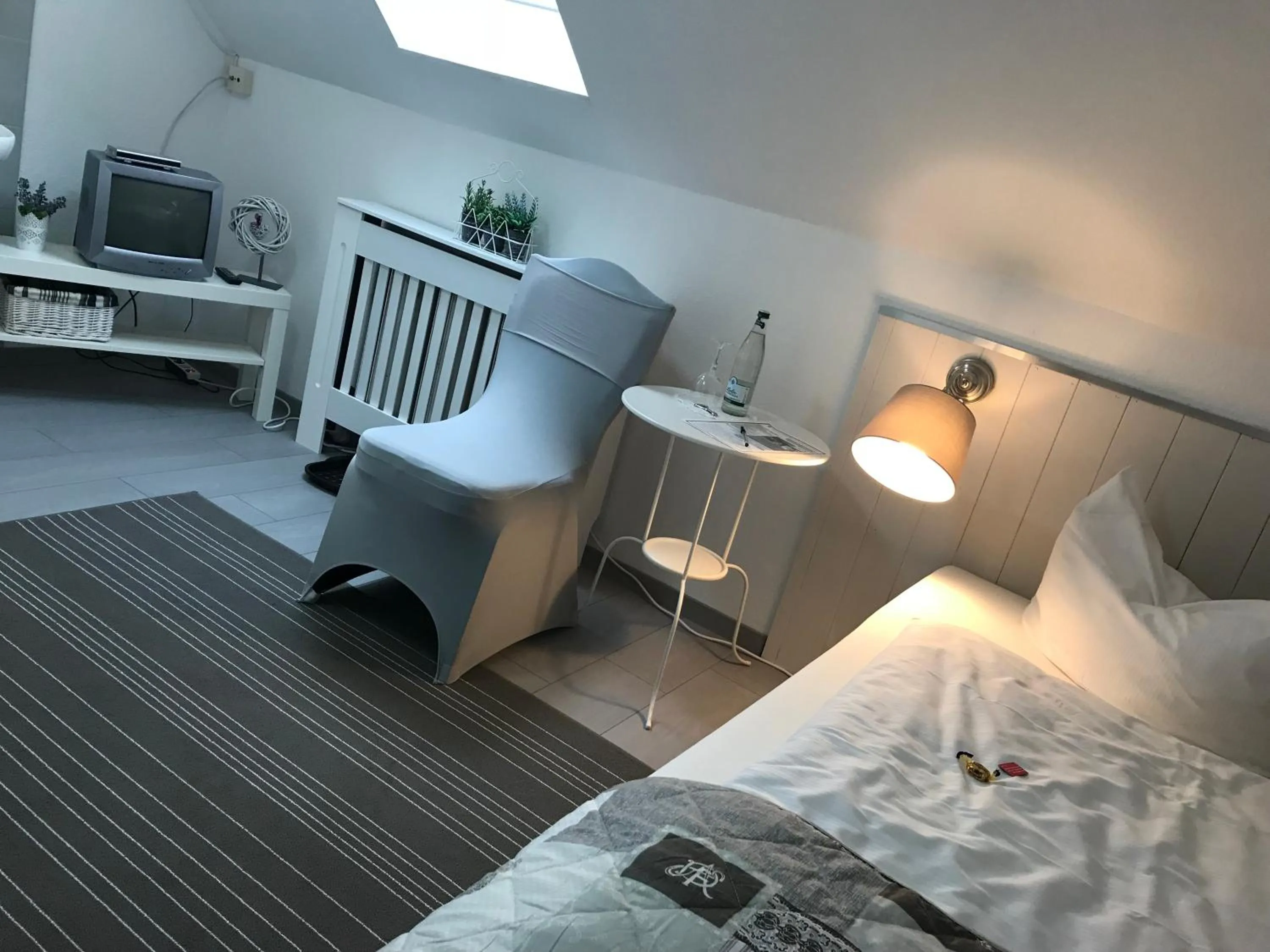 Photo of the whole room, Bed in Krone Britzingen